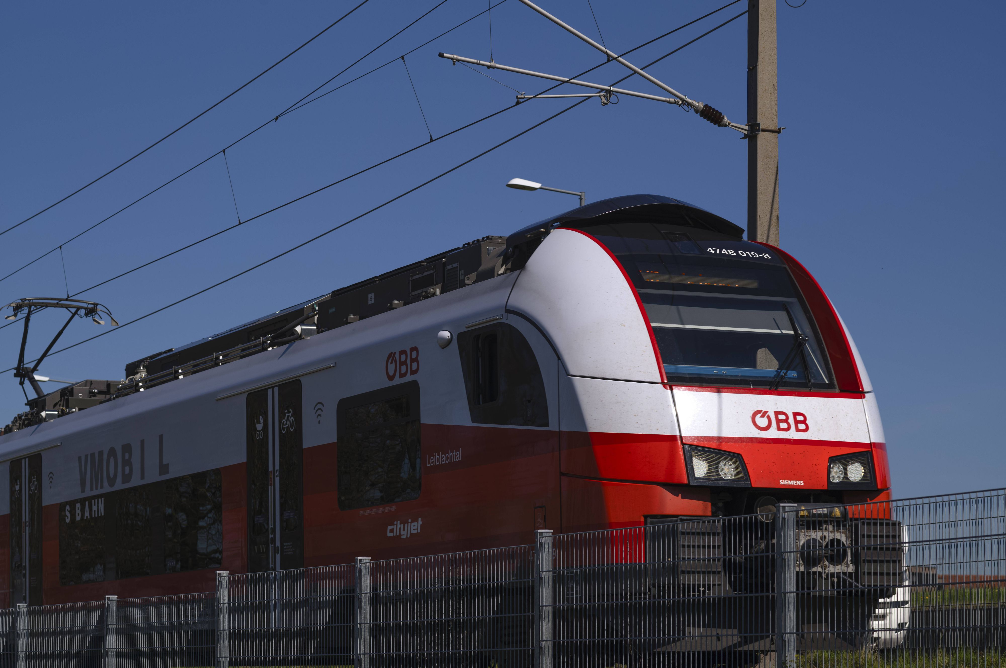 Die ÖBB muss den Sparstift ansetzen. (Symbolbild)