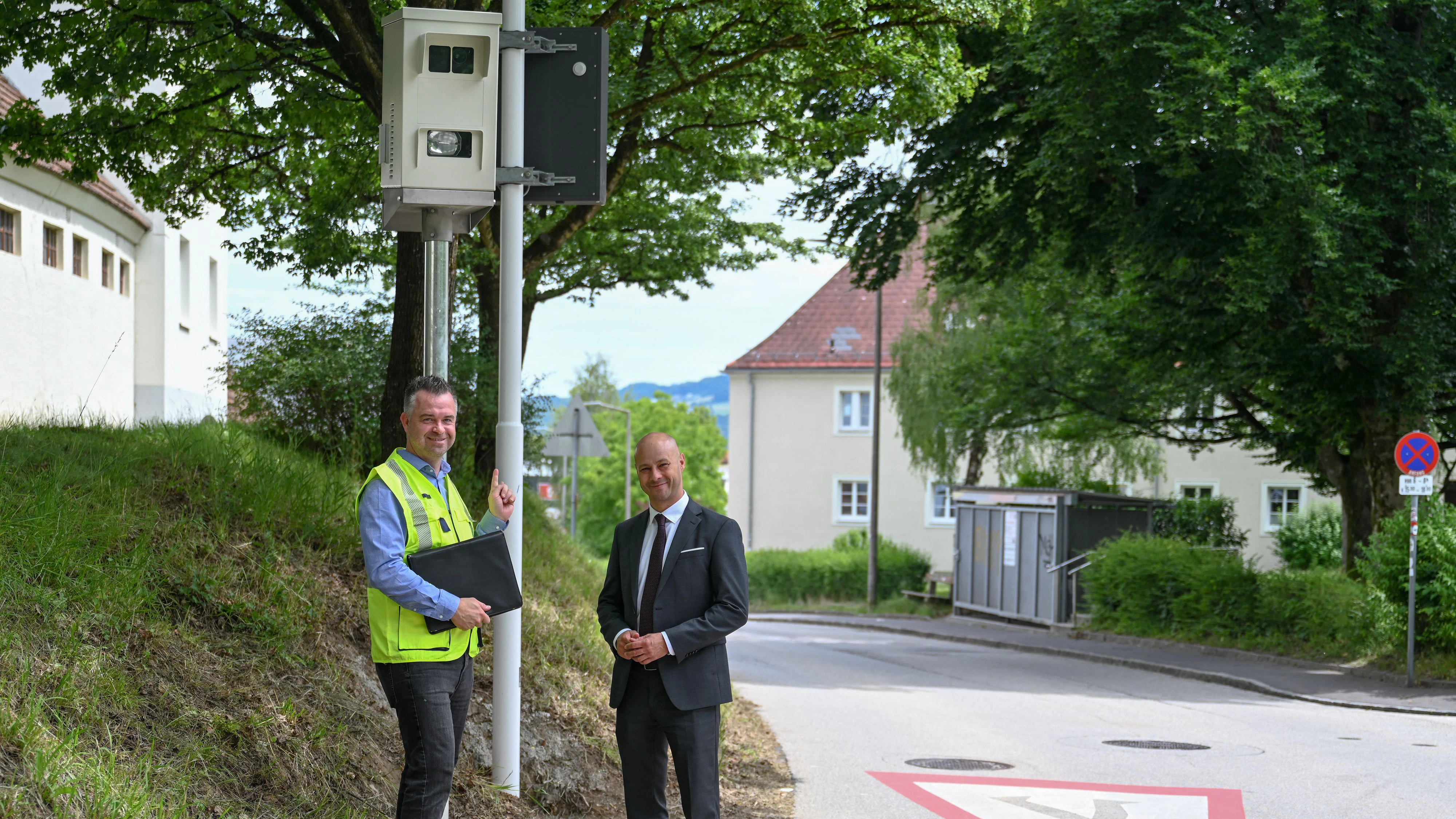 Heute.at - Neues Radar blitzt dich ganz heimlich aus 3 Meter Höhe