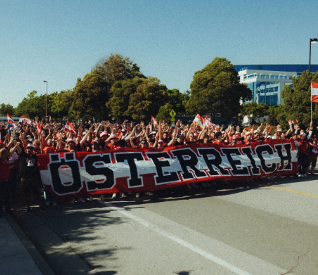Österreichs Fan-Marsch zum Stadion von San Francisco