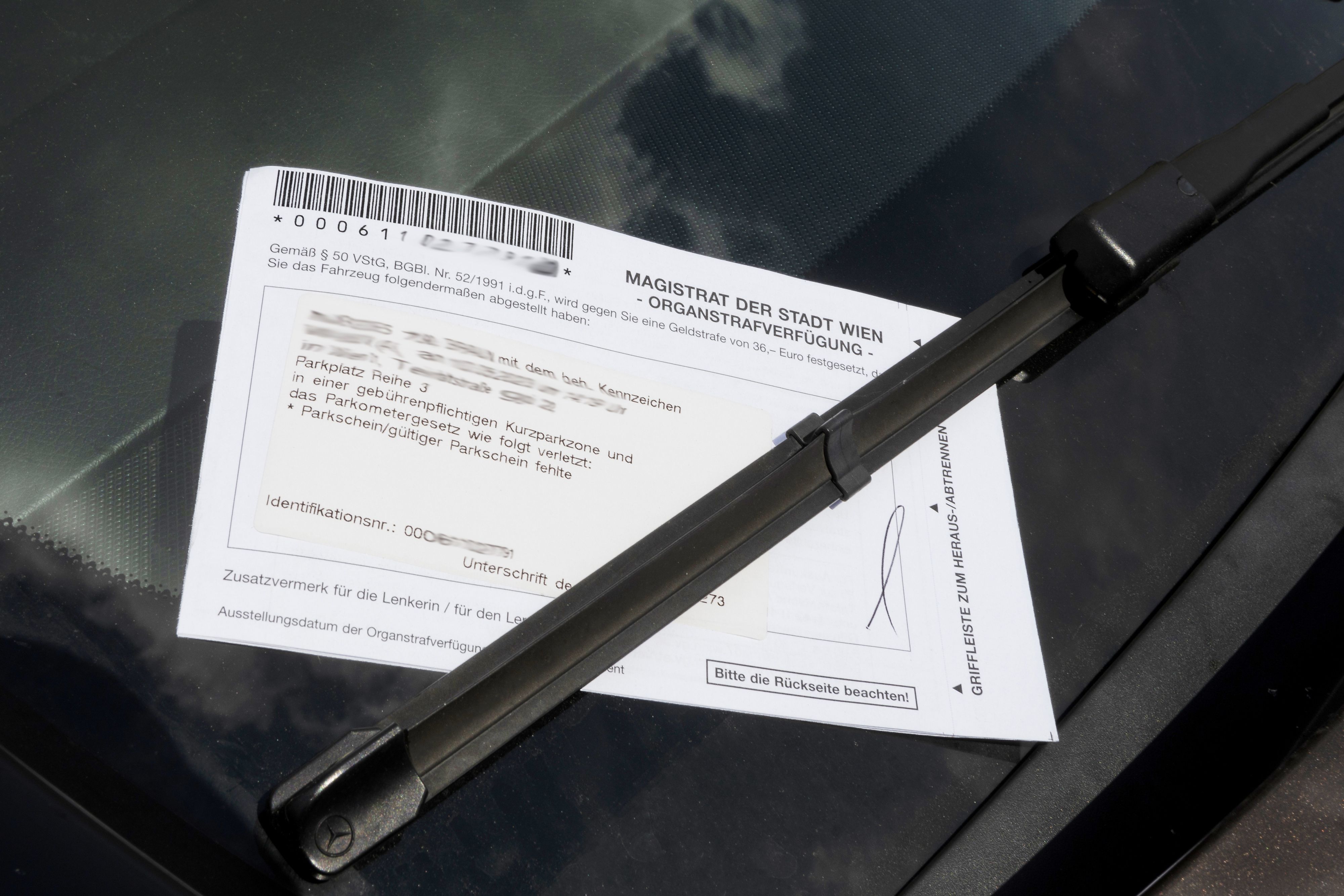 Parkstrafen können künftig per QR-Code beglichen werden.
