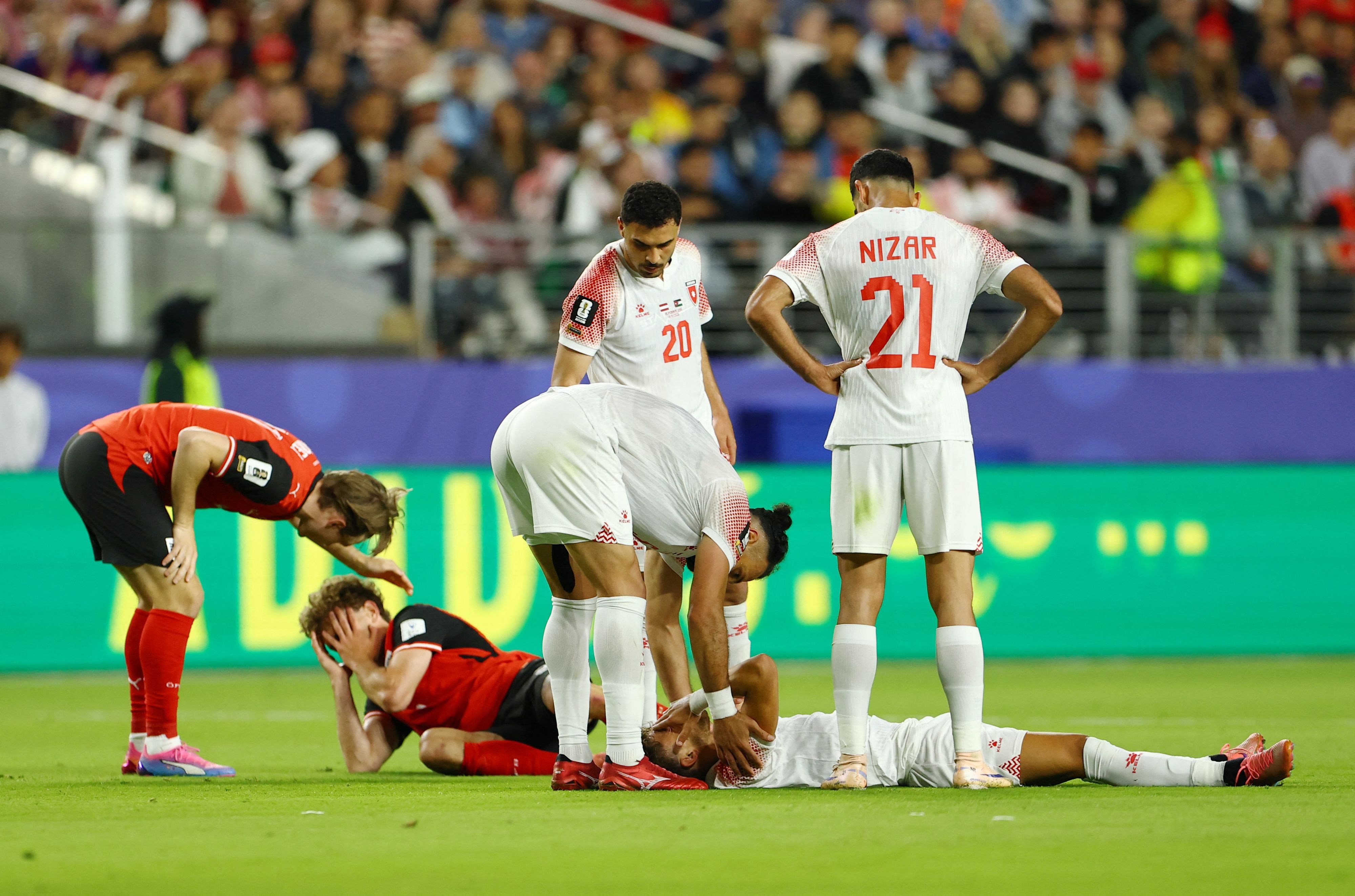 ÖFB-Teamspieler Stefan Posch könnte sich gegen Jordanien schwer verletzt haben. 