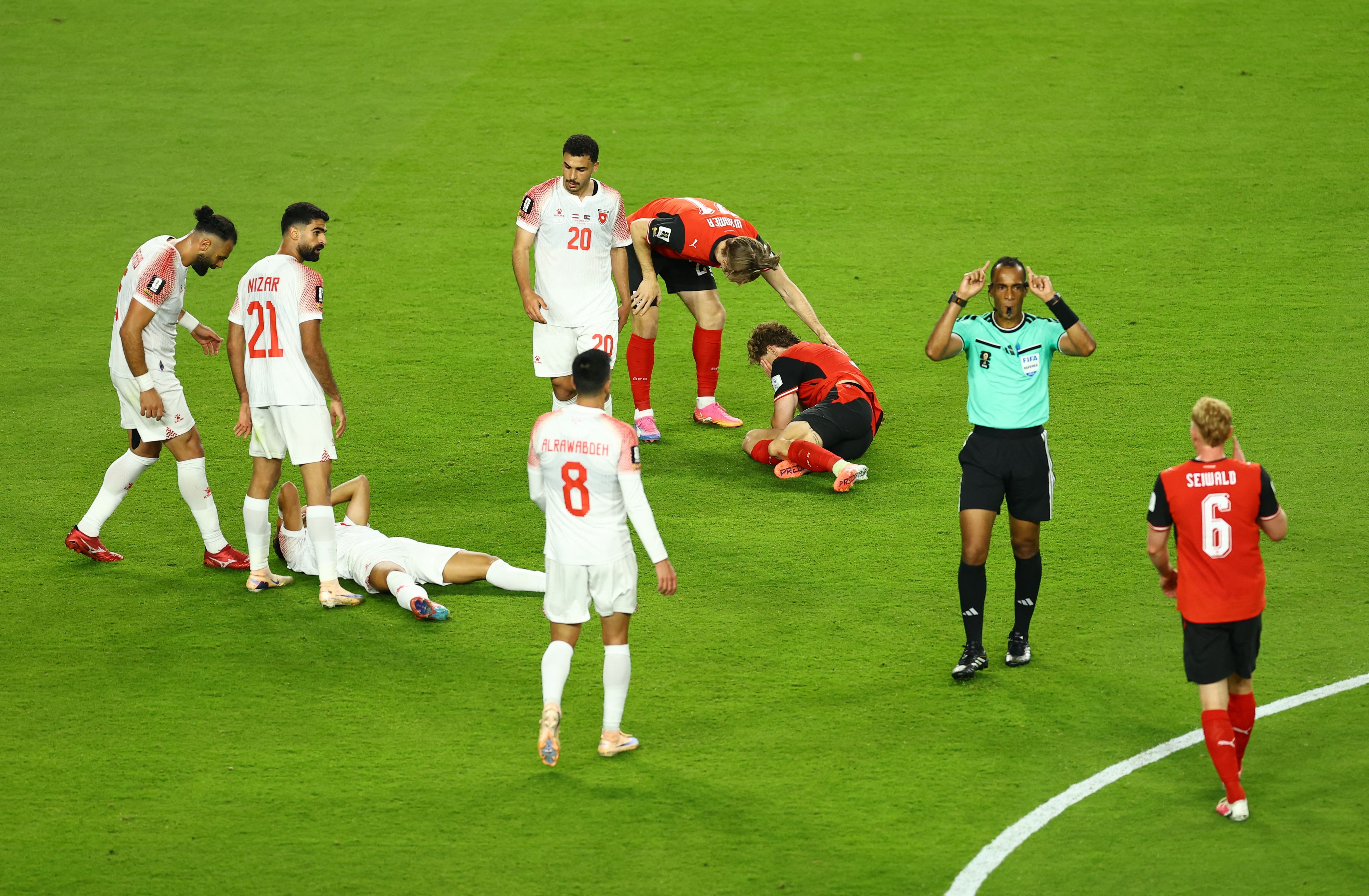 ÖFB-Ass Stefan Posch hat sich womöglich verletzt. 