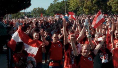 Österreichs Fans ziehen zum Stadion