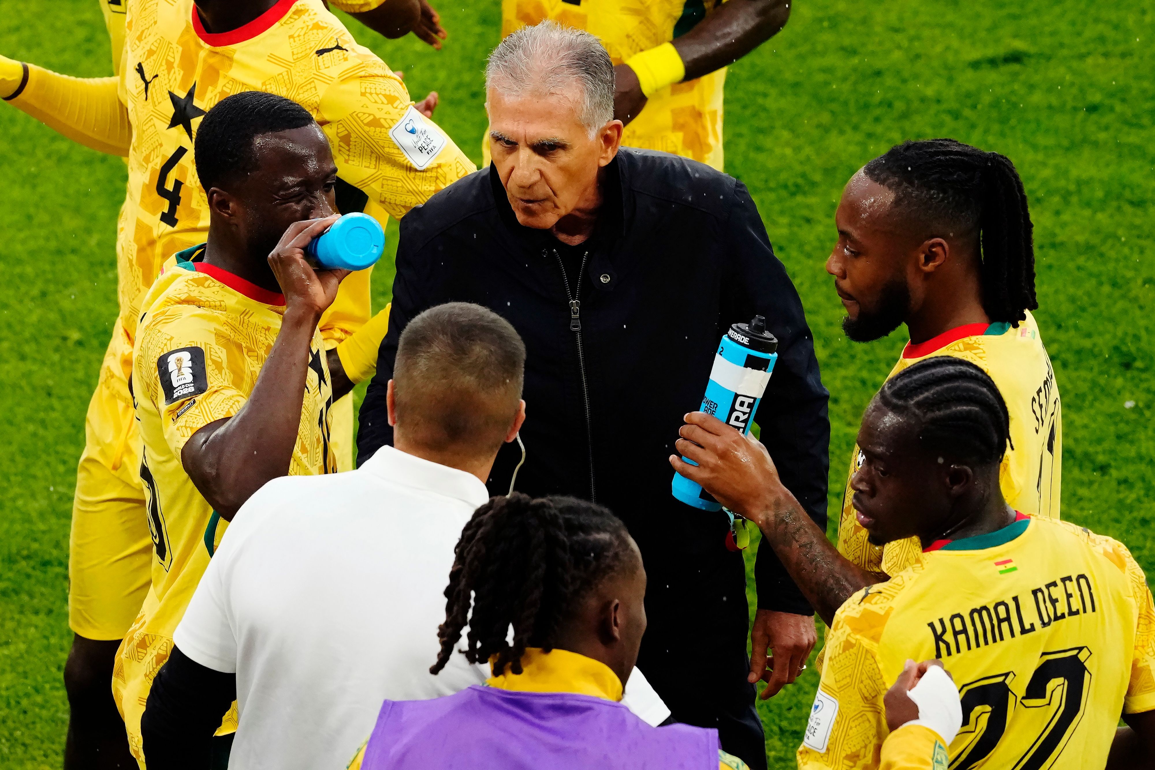 Schlechtwetter in Toronto, dennoch verordnete der Referee Pausen.   