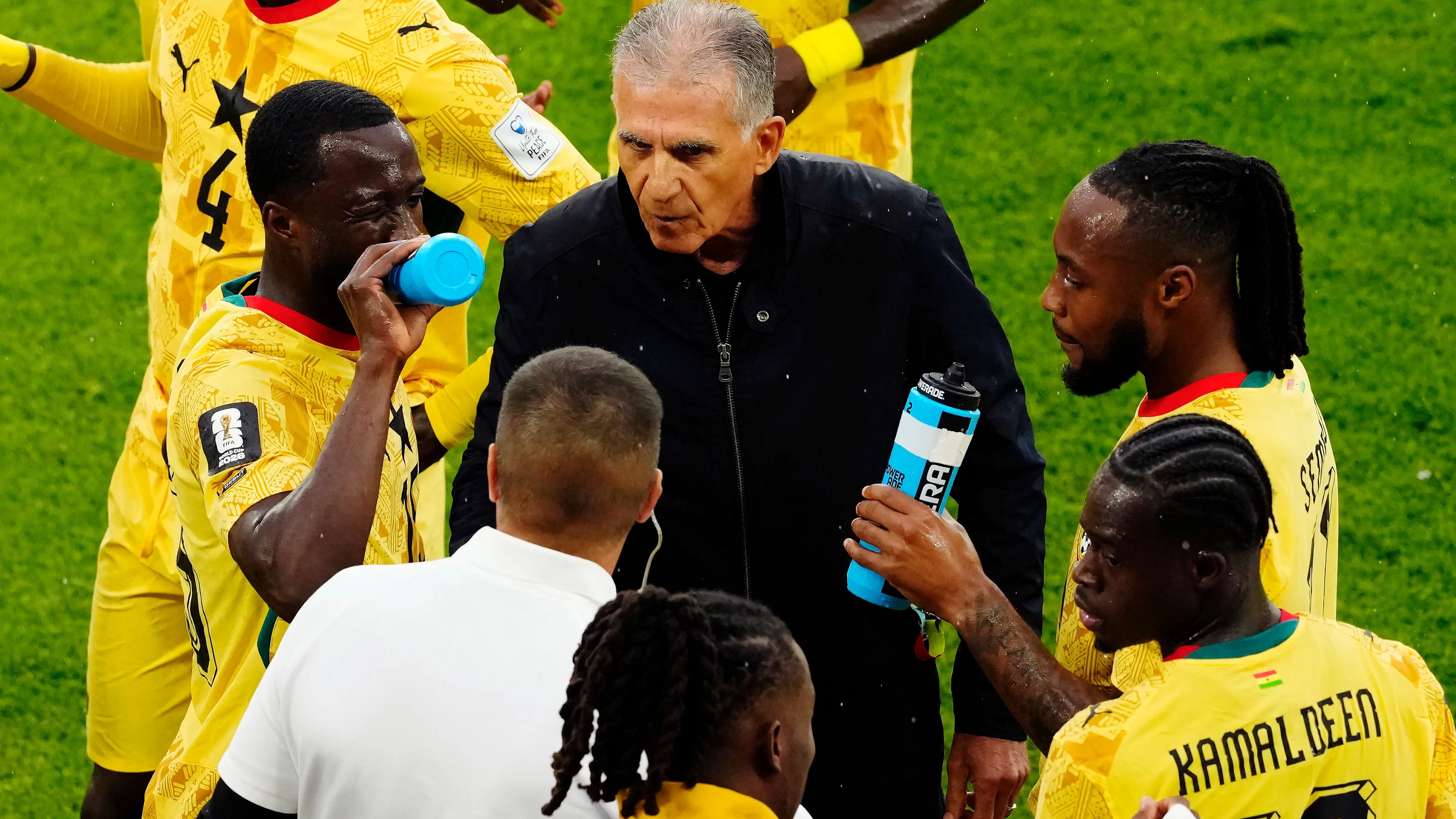 Schlechtwetter in Toronto, dennoch verordnete der Referee Pausen.   