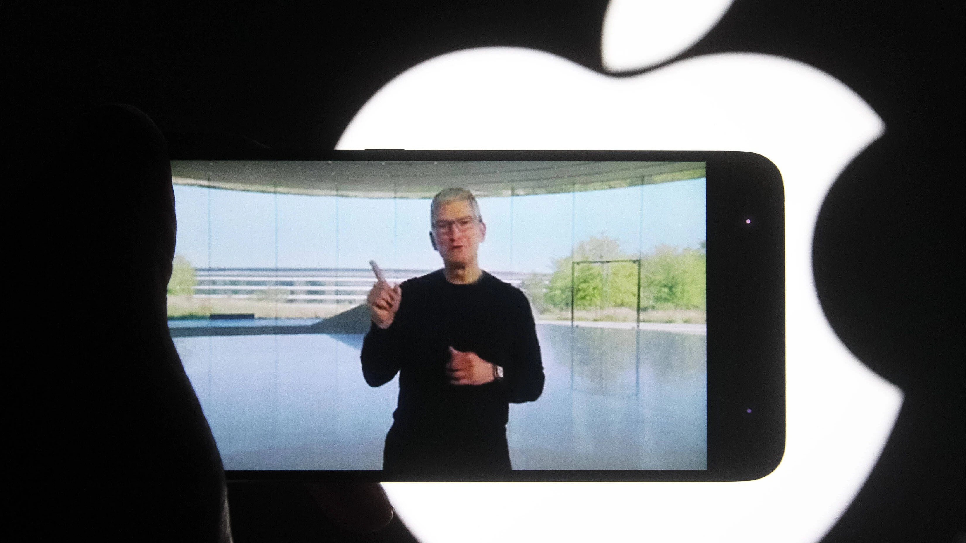 Heute.at - Apple-Chef kündigt Preis-Schock bei iPhone & Co. an