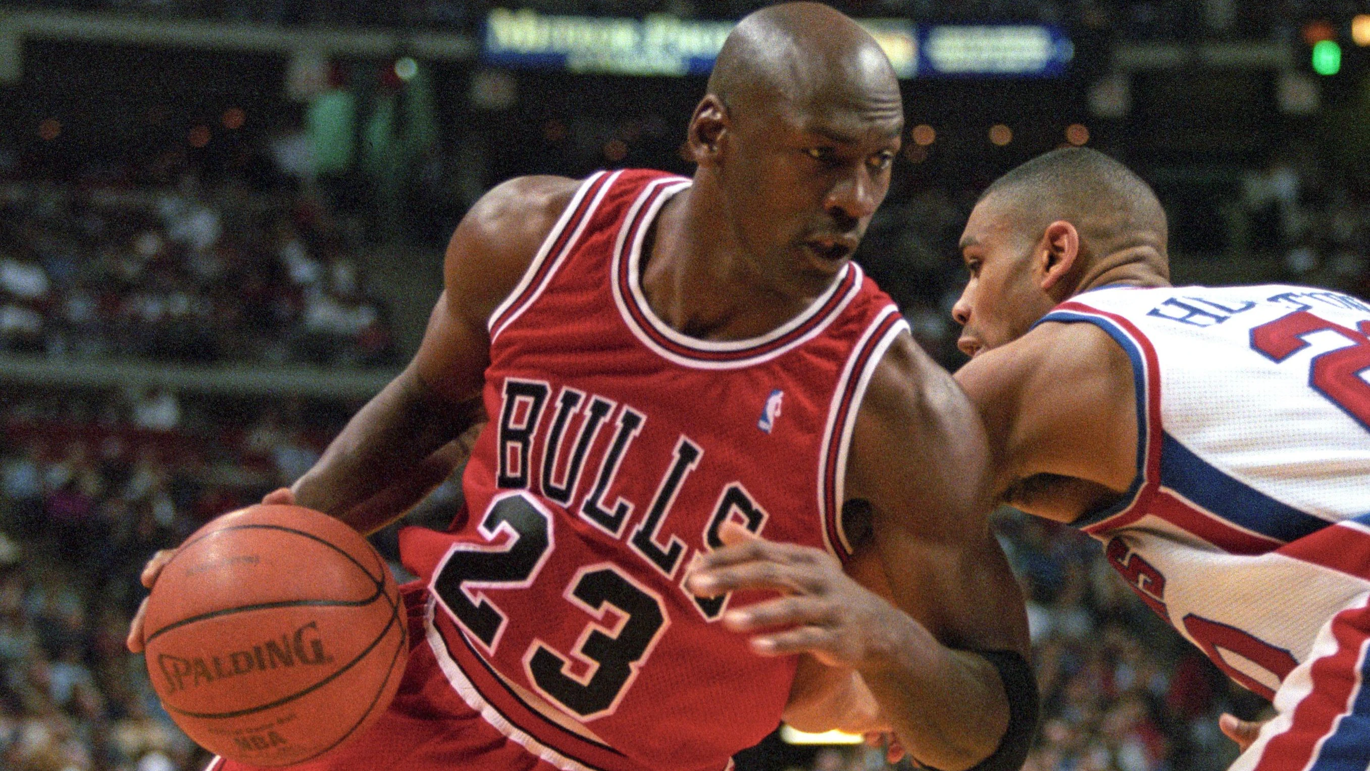 <strong>Michael Jordan</strong> gilt als einer der besten&nbsp;und einflussreichsten Basketballer der Geschichte. Er prägte die NBA in den 1980er- und 1990er-Jahren.