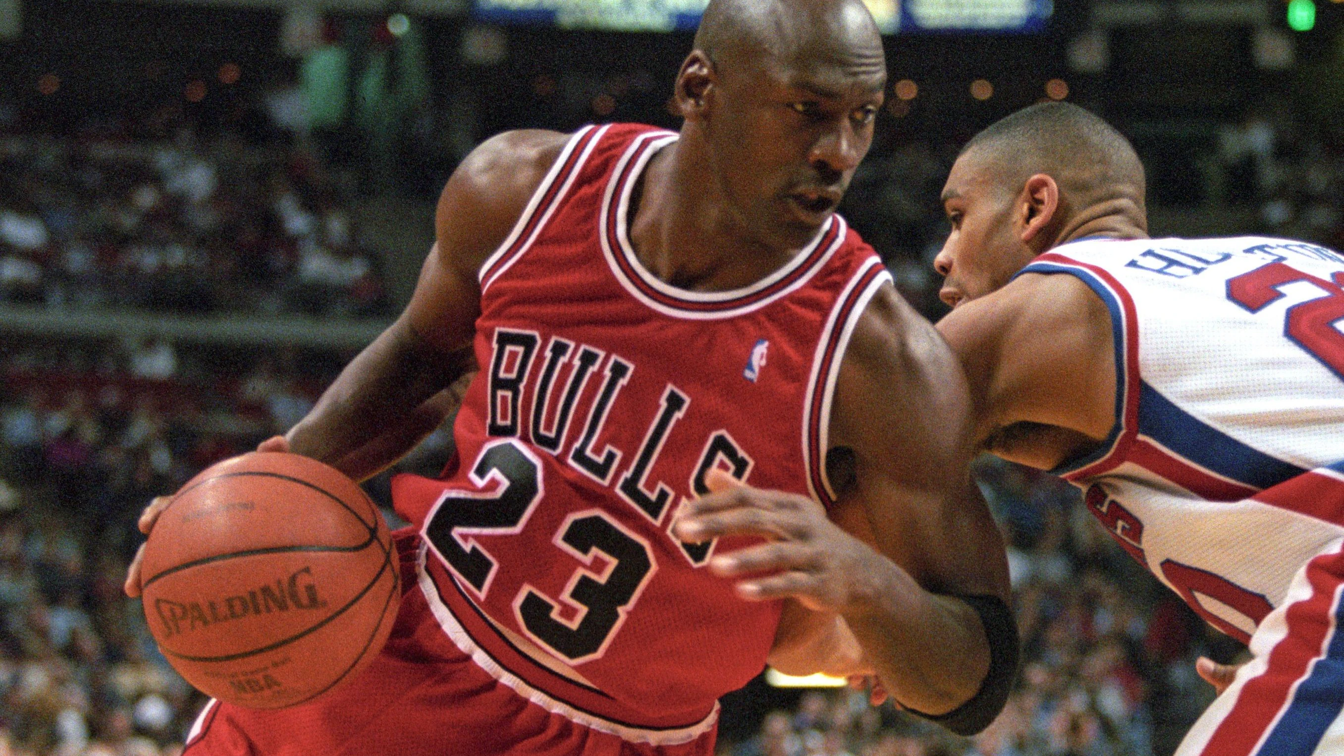 Michael Jordan gilt als der größte Basketballspieler aller Zeiten. Er führte die Chicago Bulls in den 1990er-Jahren zu sechs NBA-Meisterschaften.