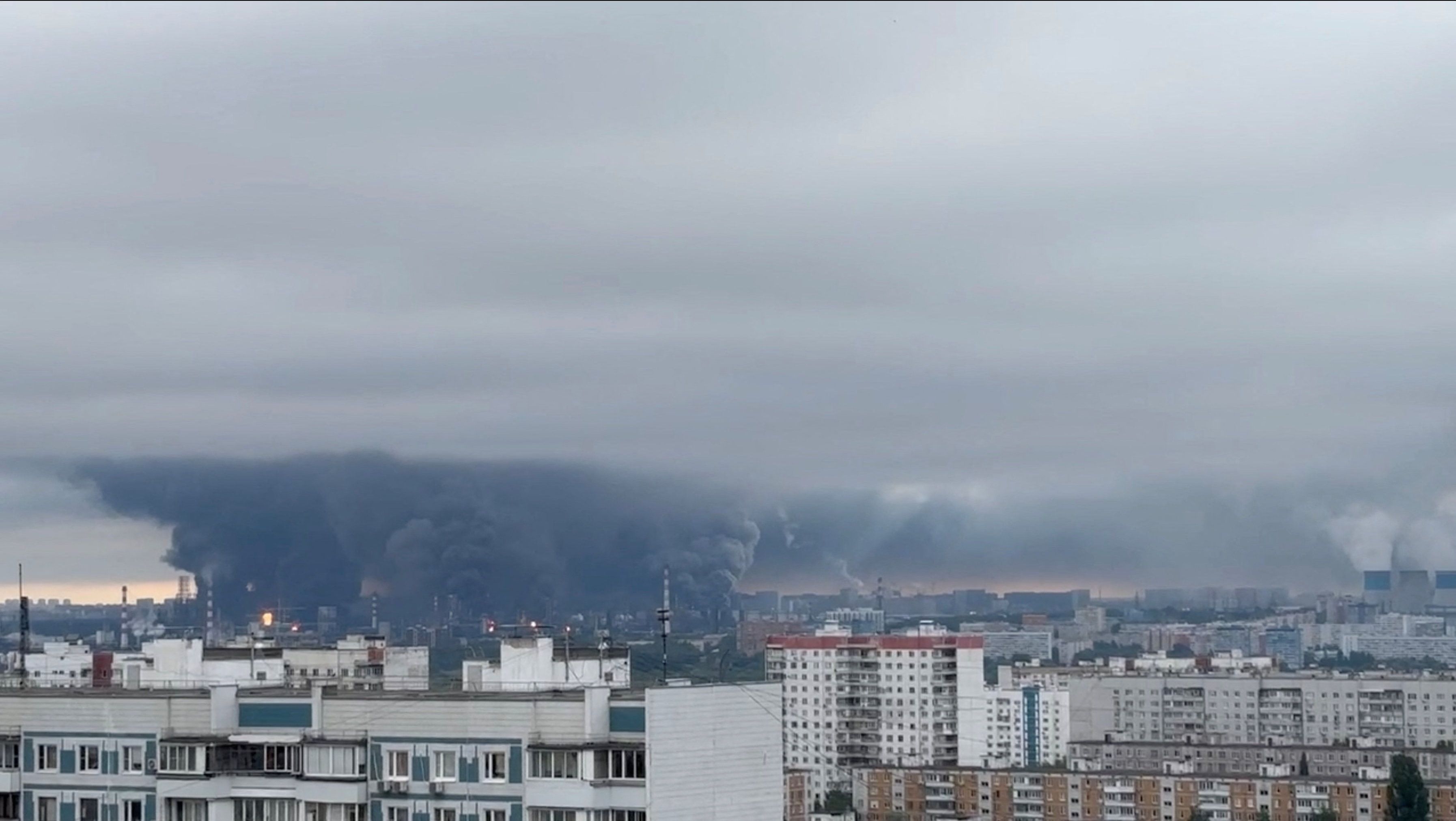 Dunkler Rauch über Moskau am Donnerstagmorgen. 