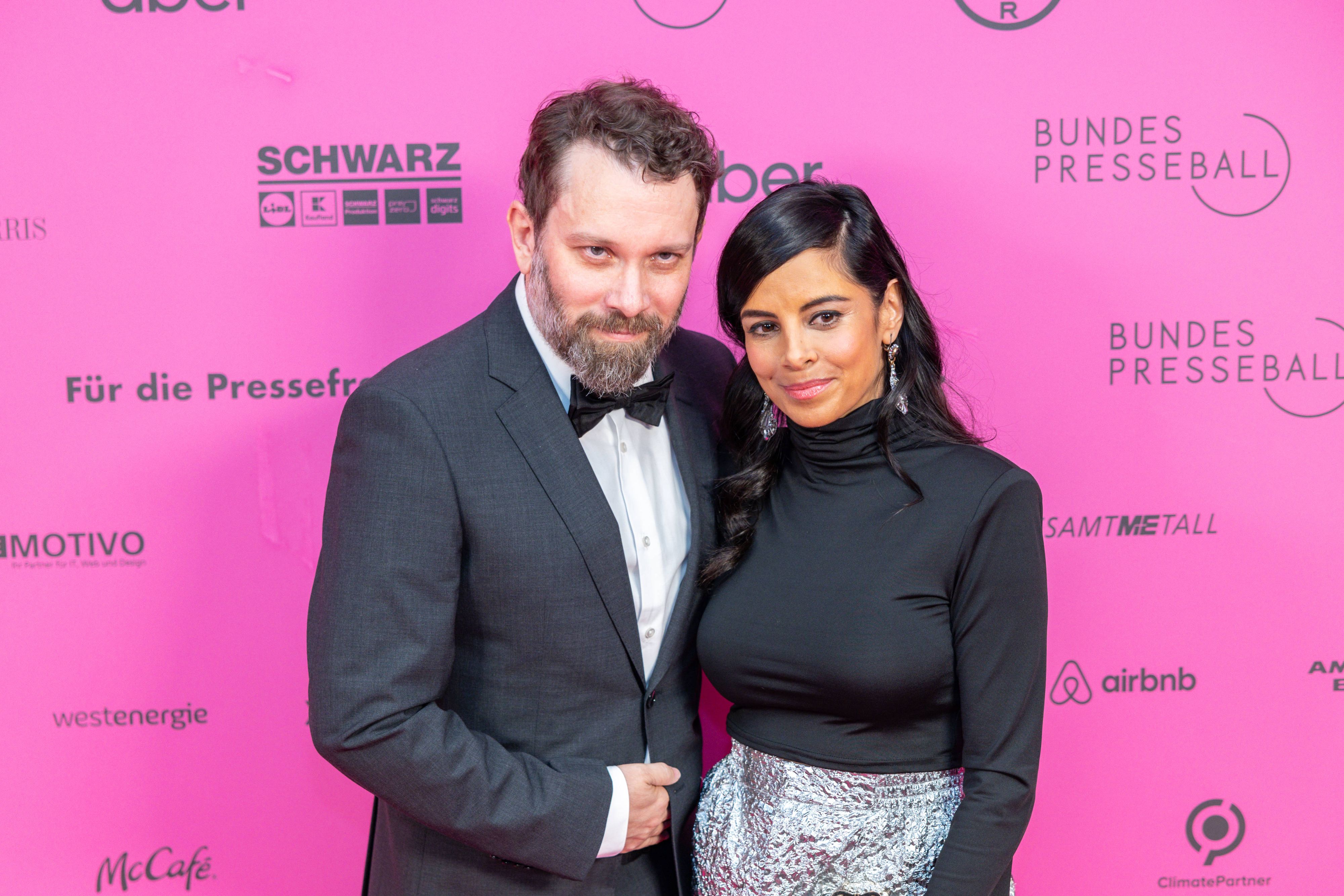 Nachdem Collien Fernandes ihren Ex-Mann Christian Ulmen u.a. wegen digitaler Gewalt geklagt hat und das öffentlich machte, verlor er einen geplanten Job.