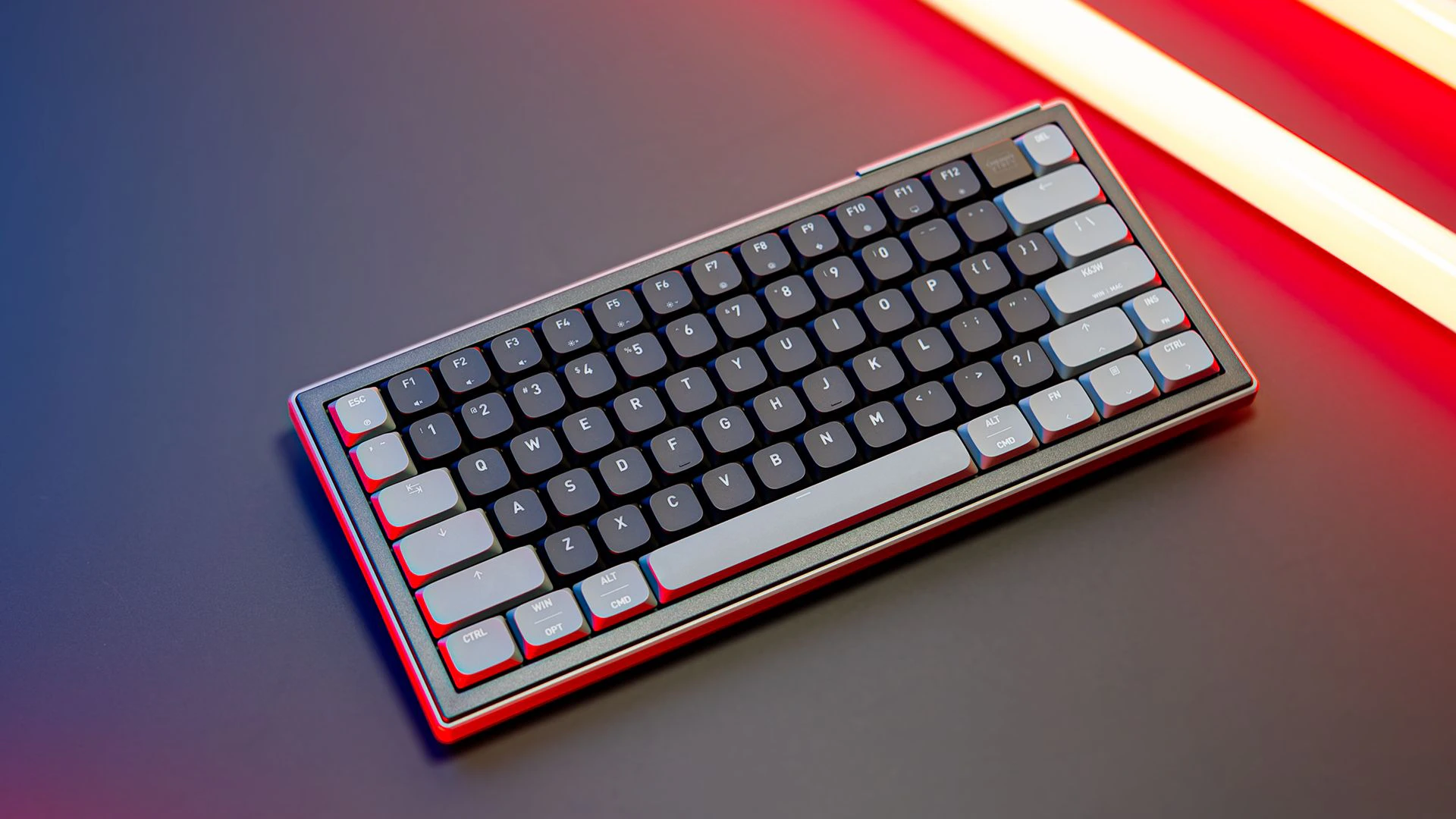 Cherry Xtrfy stellt die erste 8k Ultra-Wideband-Gaming-Tastatur vor.