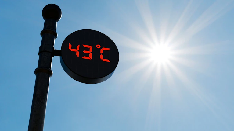 Das diesjährige El-Niño-Phänomen könnte das heftigste der Messgeschichte werden. Das beeinflusst nicht nur die Niederschlagsmengen in weiten Teilen der Welt, sondern erhöht auch die Lufttemperatur an der Erdoberfläche. Und verstärkt auch die aktuelle Hitzewelle.
