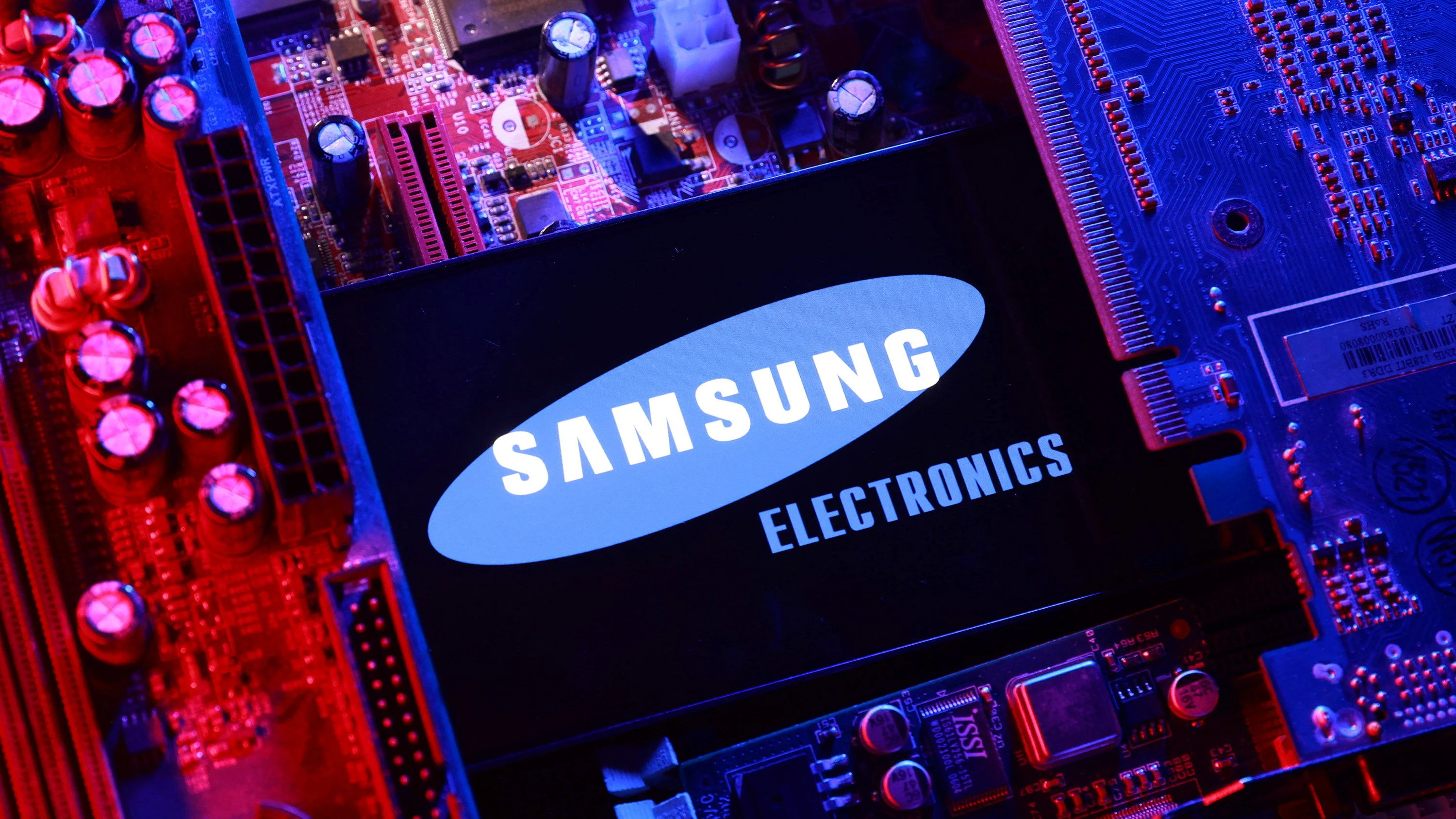 Laut Branchenberichten verzeichnet der Elektronikkonzern deutlich mehr Anfragen und Aufträge zur Chipfertigung von Großunternehmen.