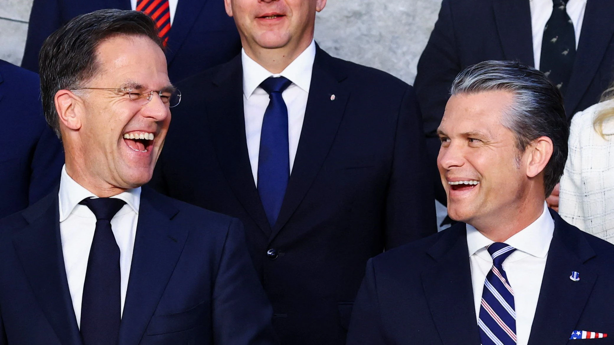 Nato-Generalsekretär Mark Rutte und US-Verteidigungsminister Pete Hegseth beim NATO Verteidigungsministertreffen