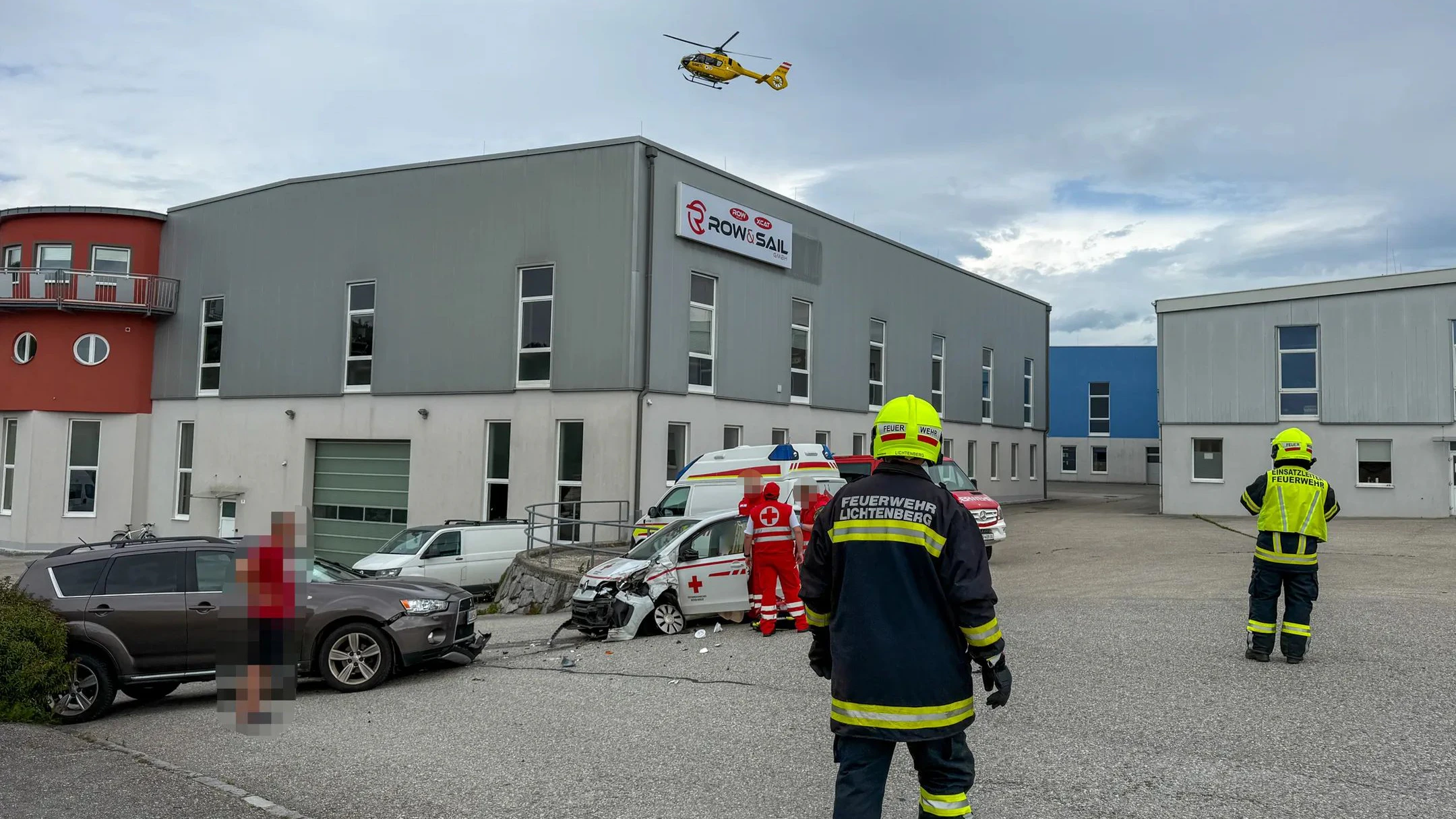 Die Polizei sucht jetzt nach dem Traktor-Lenker. Er könnte bei der Aufklärung helfen.