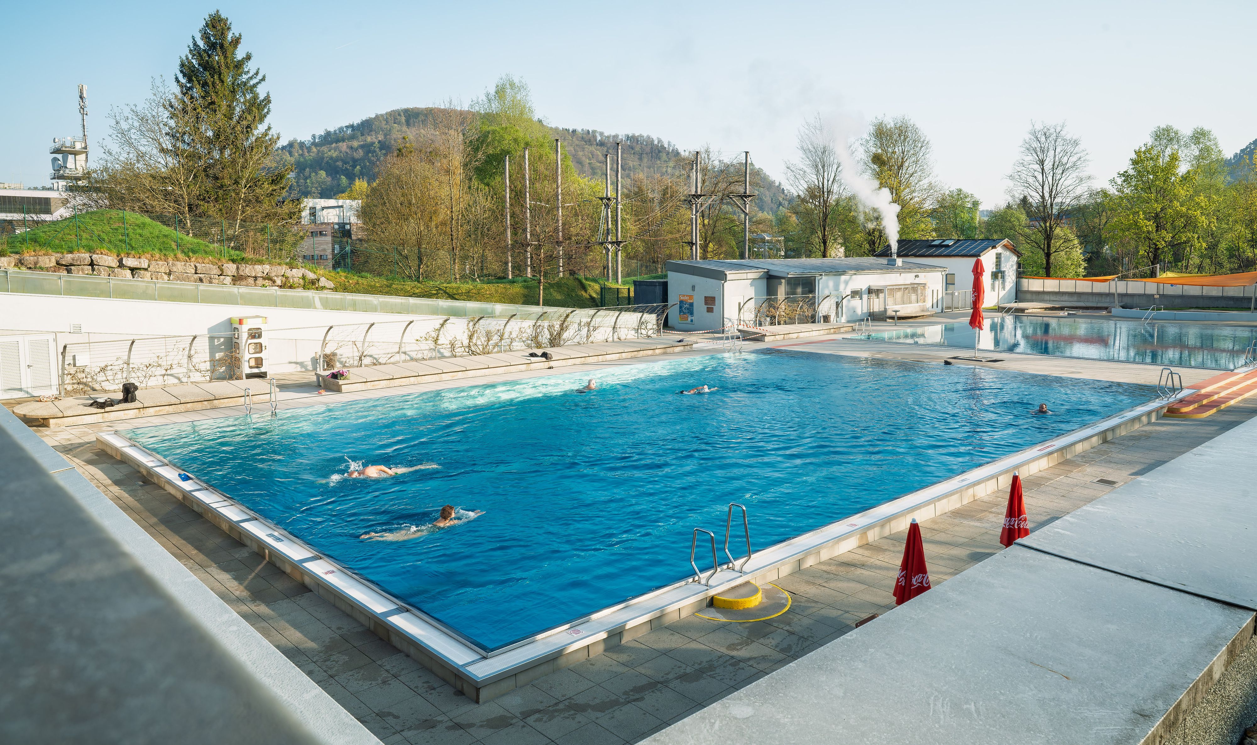 Unter anderem das Freibad Alpenstraße hat länger geöffnet. 