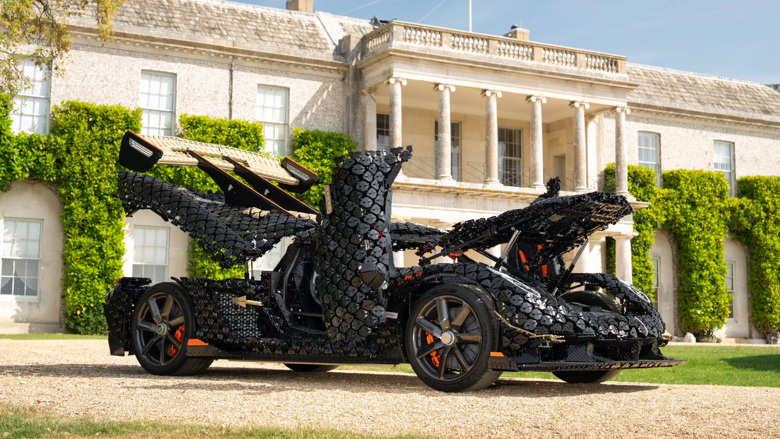 Ziel war es, viele Merkmale des echten Koenigsegg Sadair’s Spear nachzubilden.