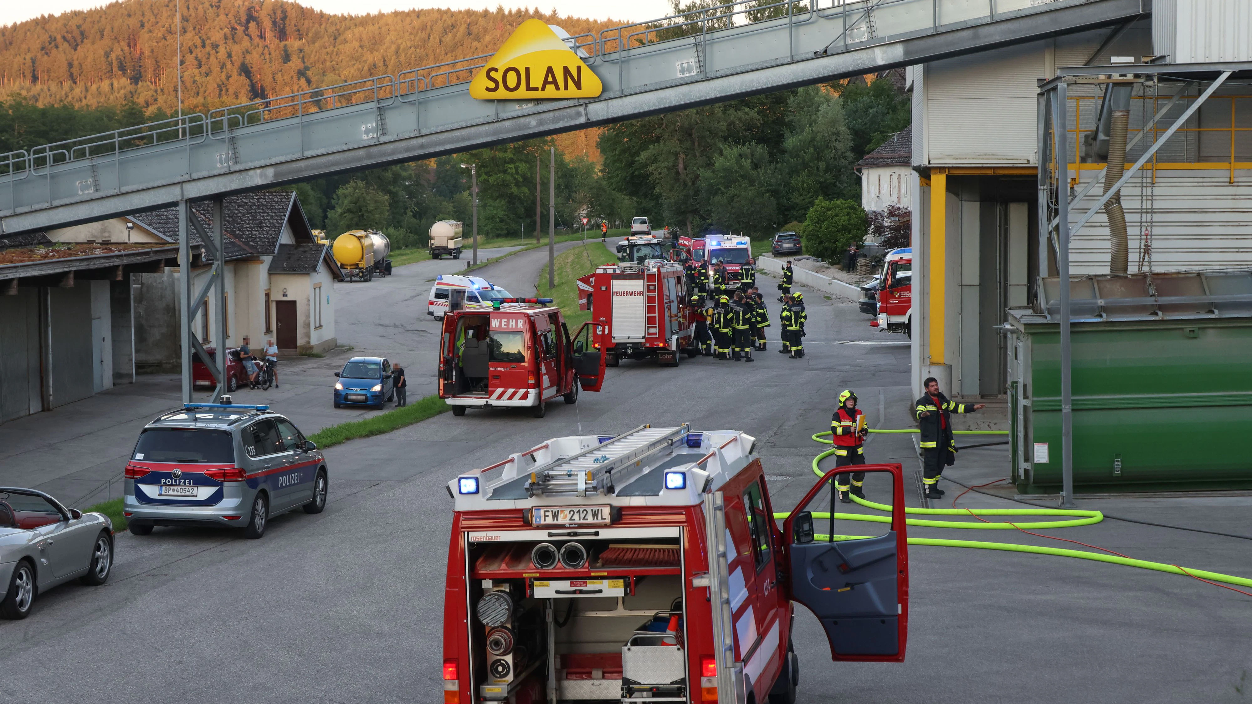 Heute.at - Feuerwehreinsatz in Bachmanning! Brand in Futterwerk