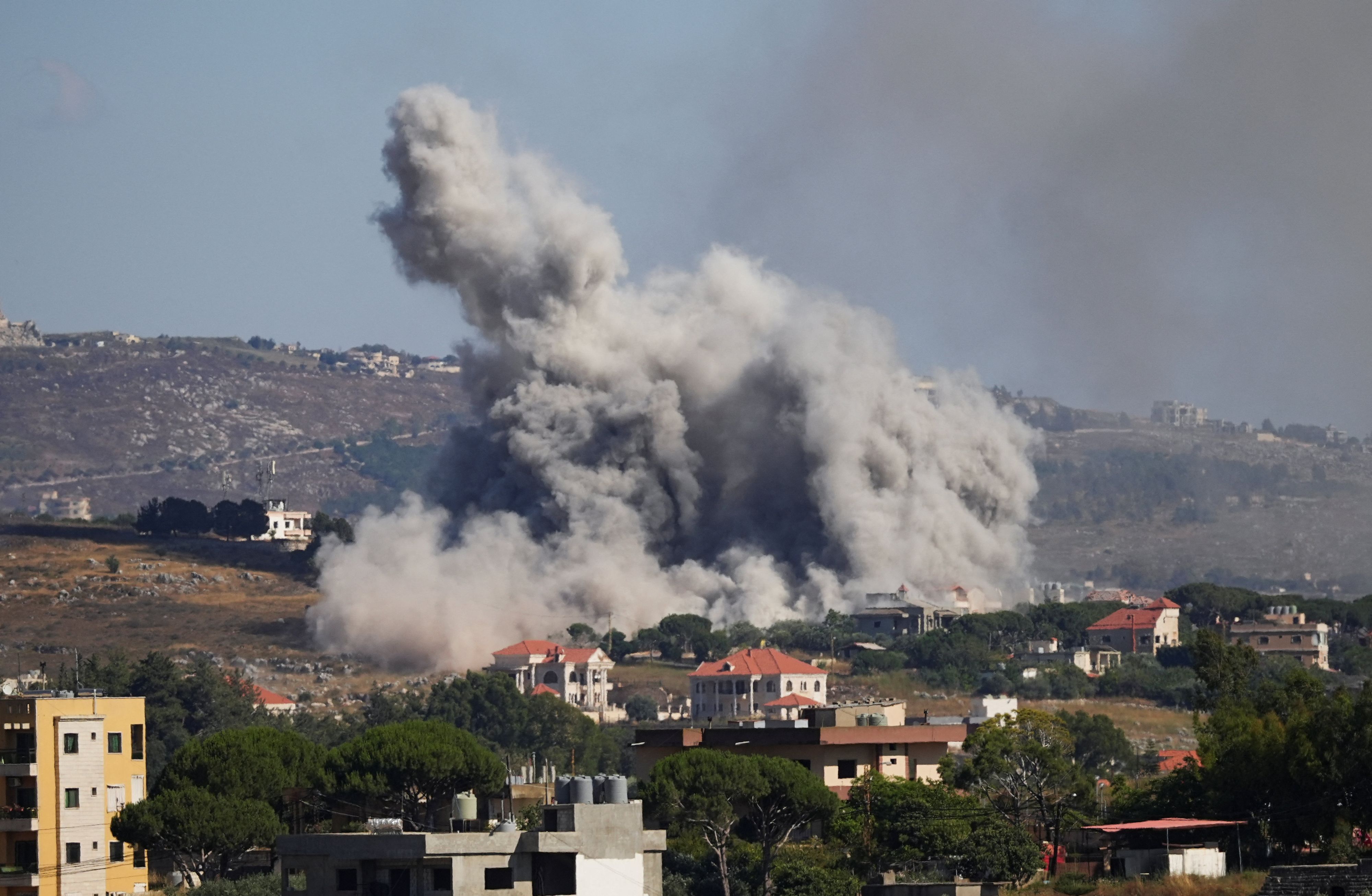 Bei israelischen Luftangriffen im Süden des Libanon sind mindestens 18 Menschen ums Leben gekommen, 33 weitere wurden verletzt.