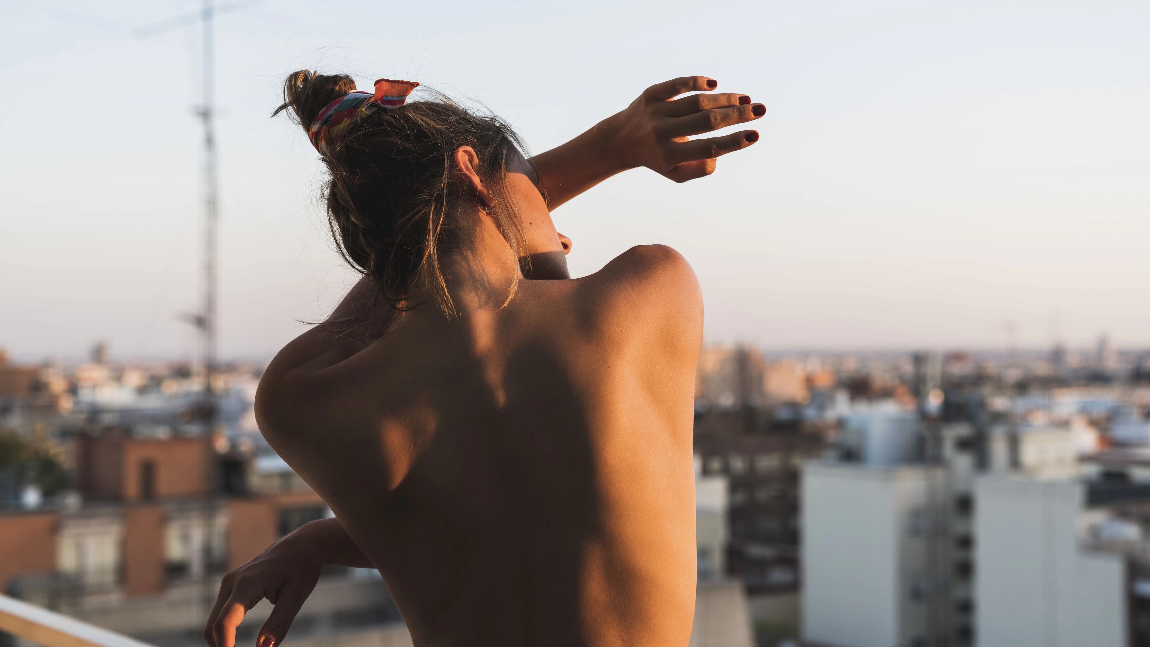 Heute.at - Nackt auf dem Balkon sonnen – ist das erlaubt?