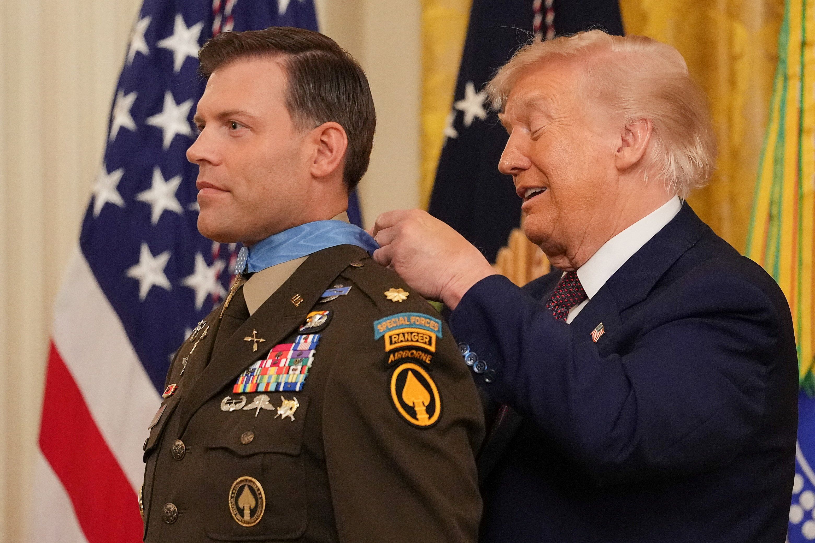 Heute.at - Trump kämpft mit „Medal of Honor“-Band