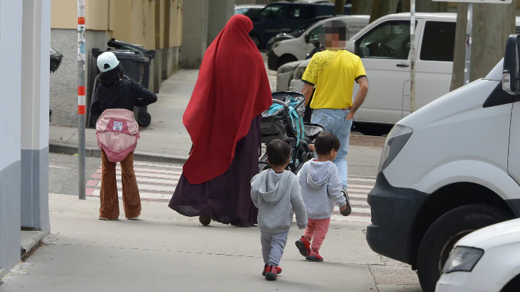 Deutsch- und Wertekurse werden verbindlich werden für Migranten verpflichtend.