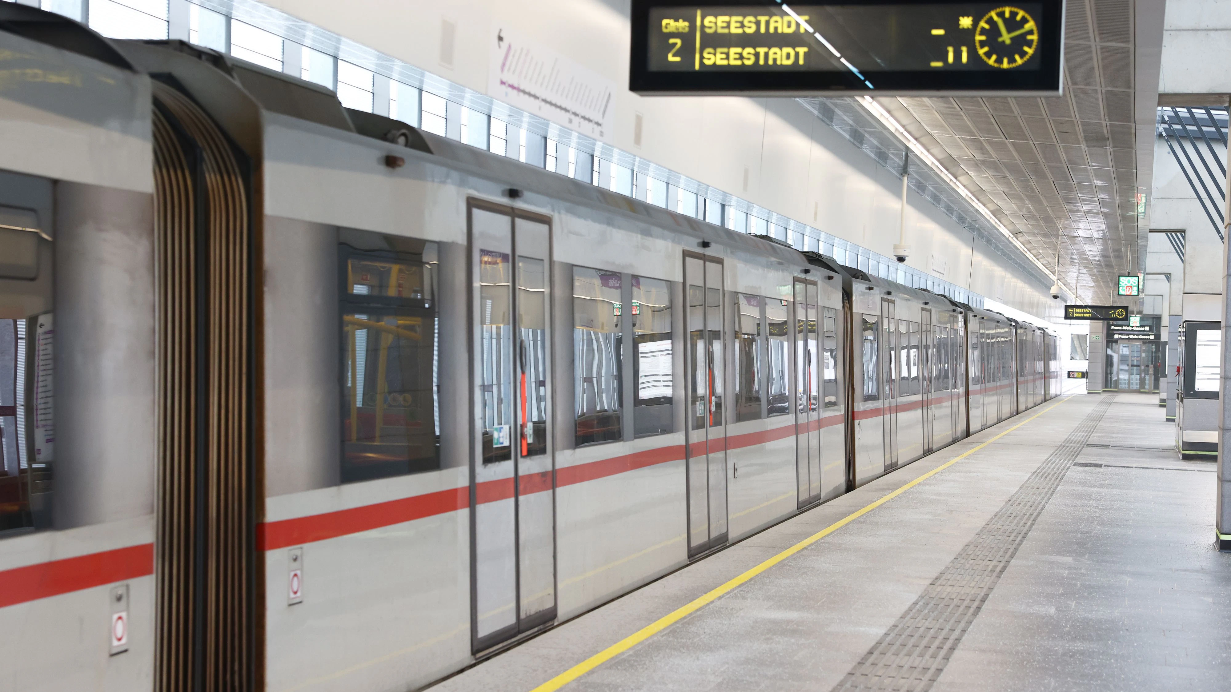 20260116 / eröffnung der u2  ubahn station wiener linien lina-loos-platz mit str ulli sima / foto: sabine hertel / tageszeitung heute