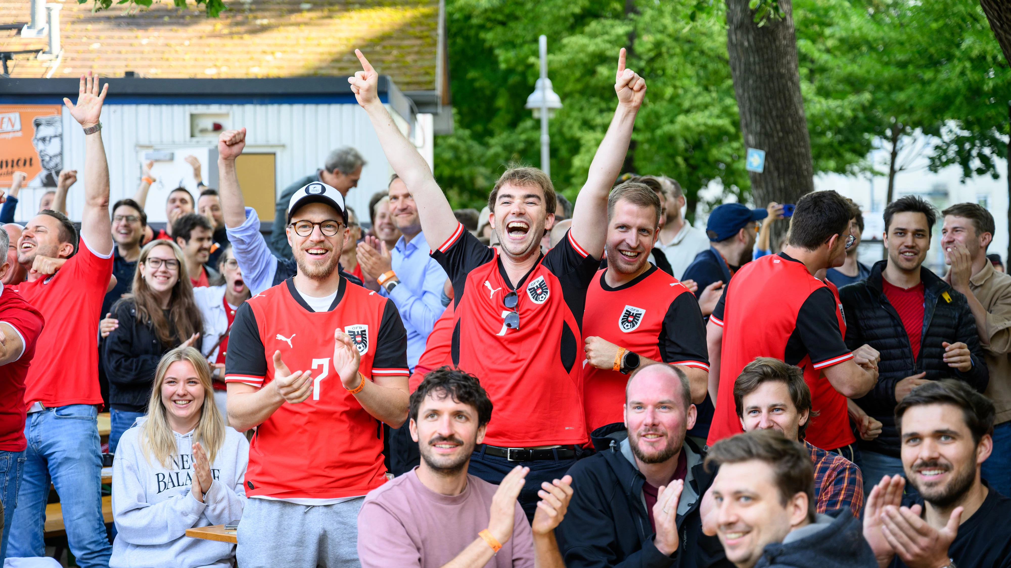 Ob im Stadion oder vor dem Fernseher: Sport bewegt Menschen wie kaum etwas anderes.