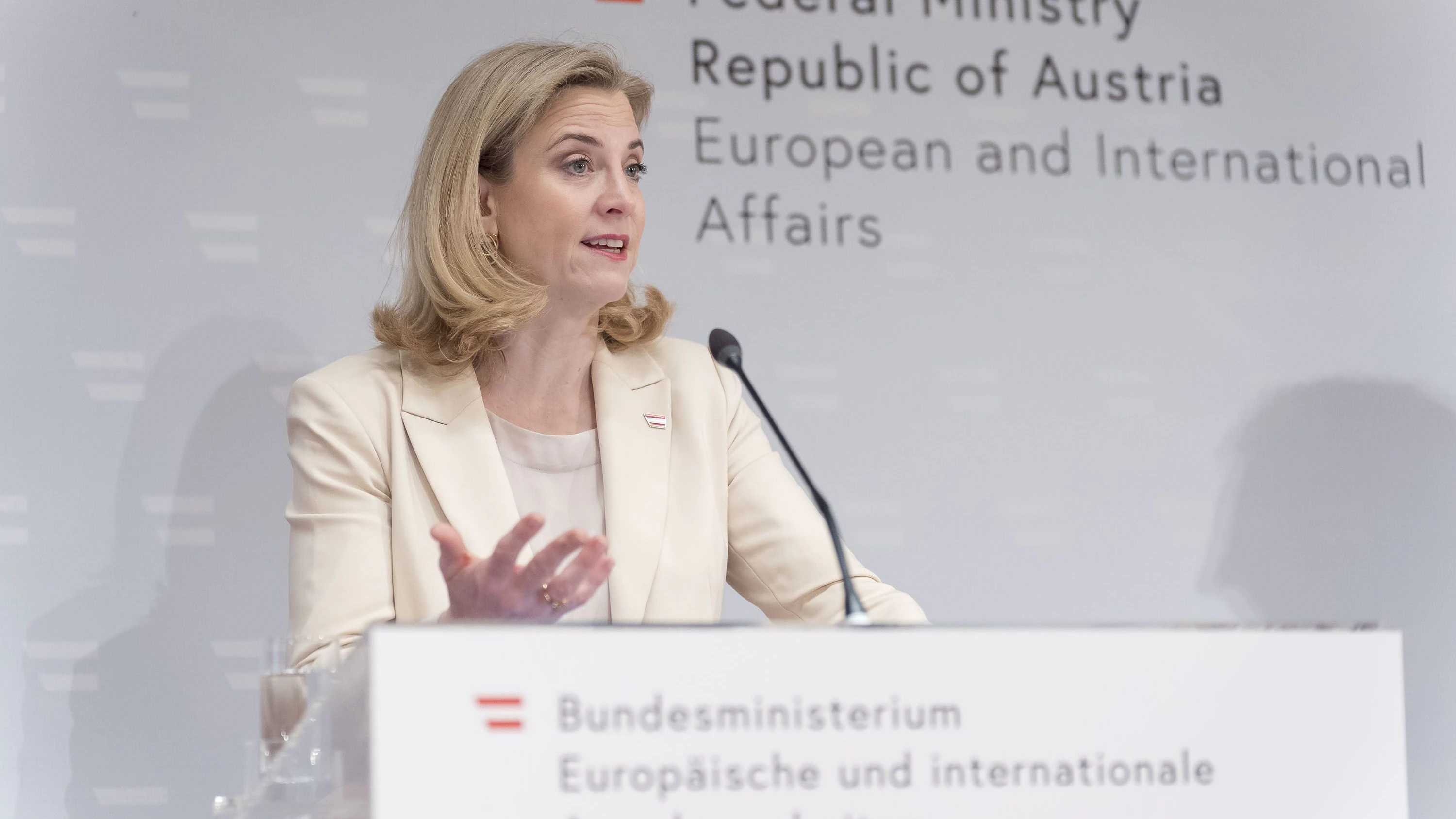 Heute.at - Nach Geheimtreffen in Wien: Ministerin reist in die USA