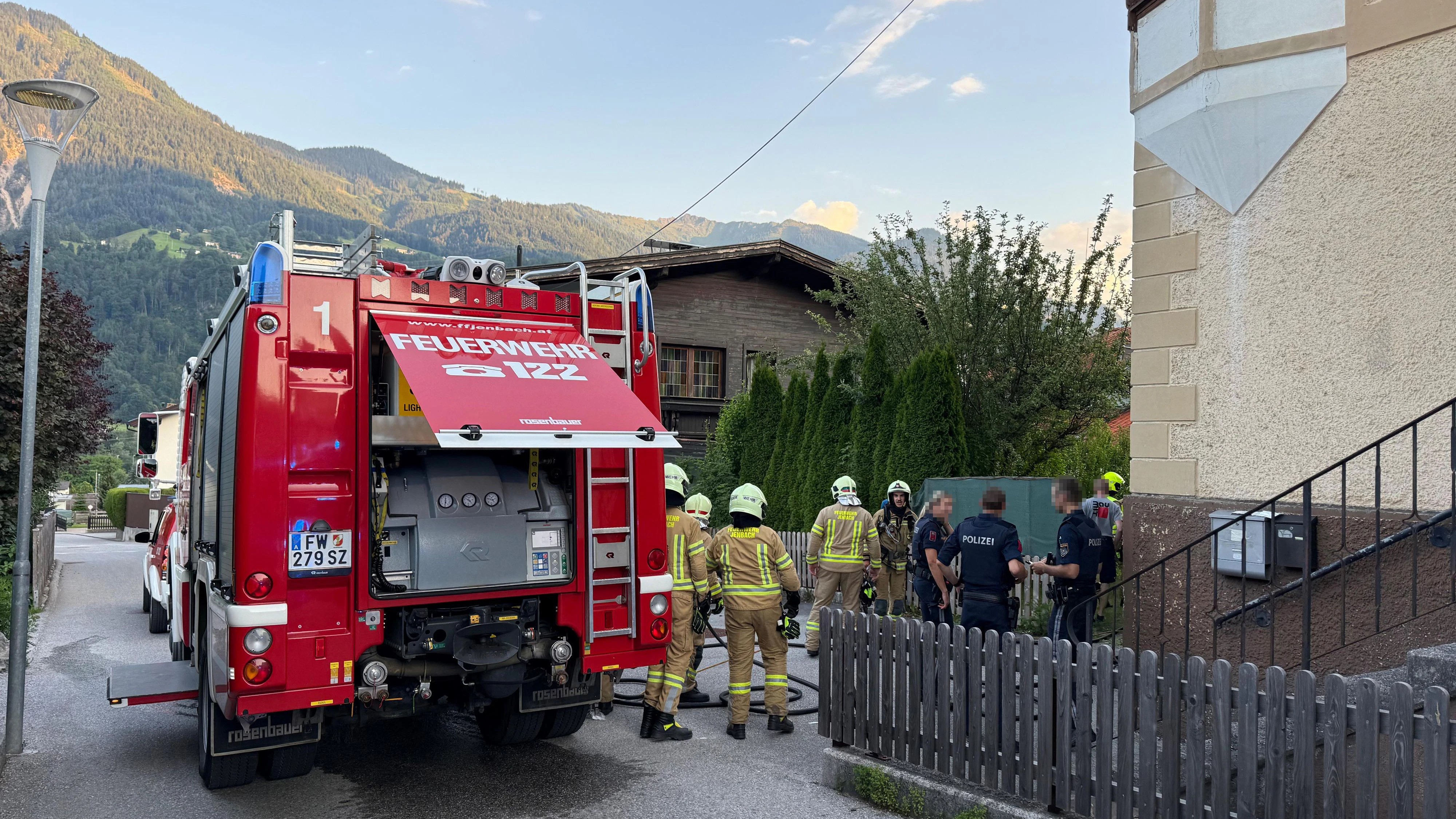 Heute.at - Mieter löscht Küchenbrand mit Gartenschlauch