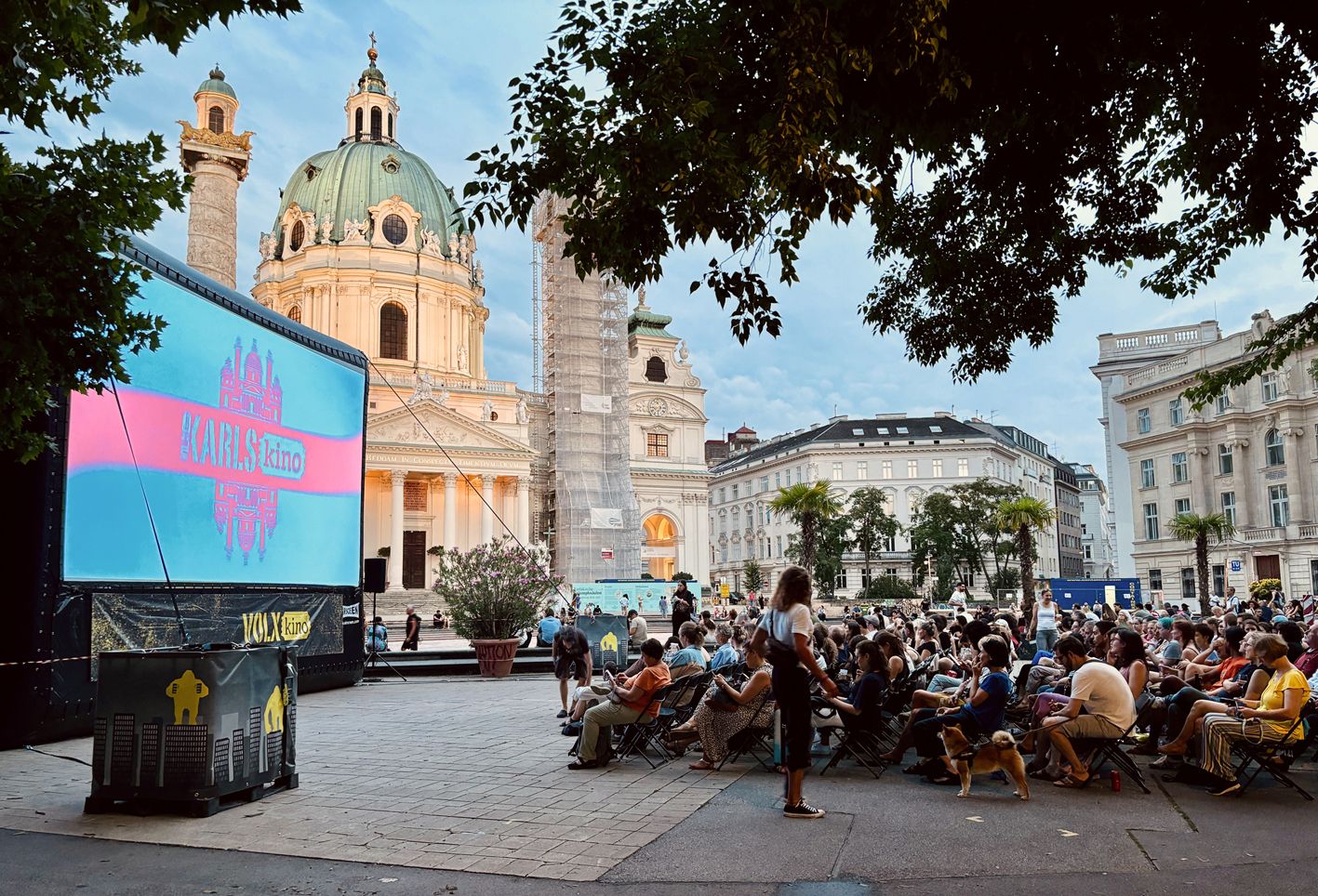 Ab 6. Juli sind wieder laue (Film)Nächte am Karlsplatz angesagt.
