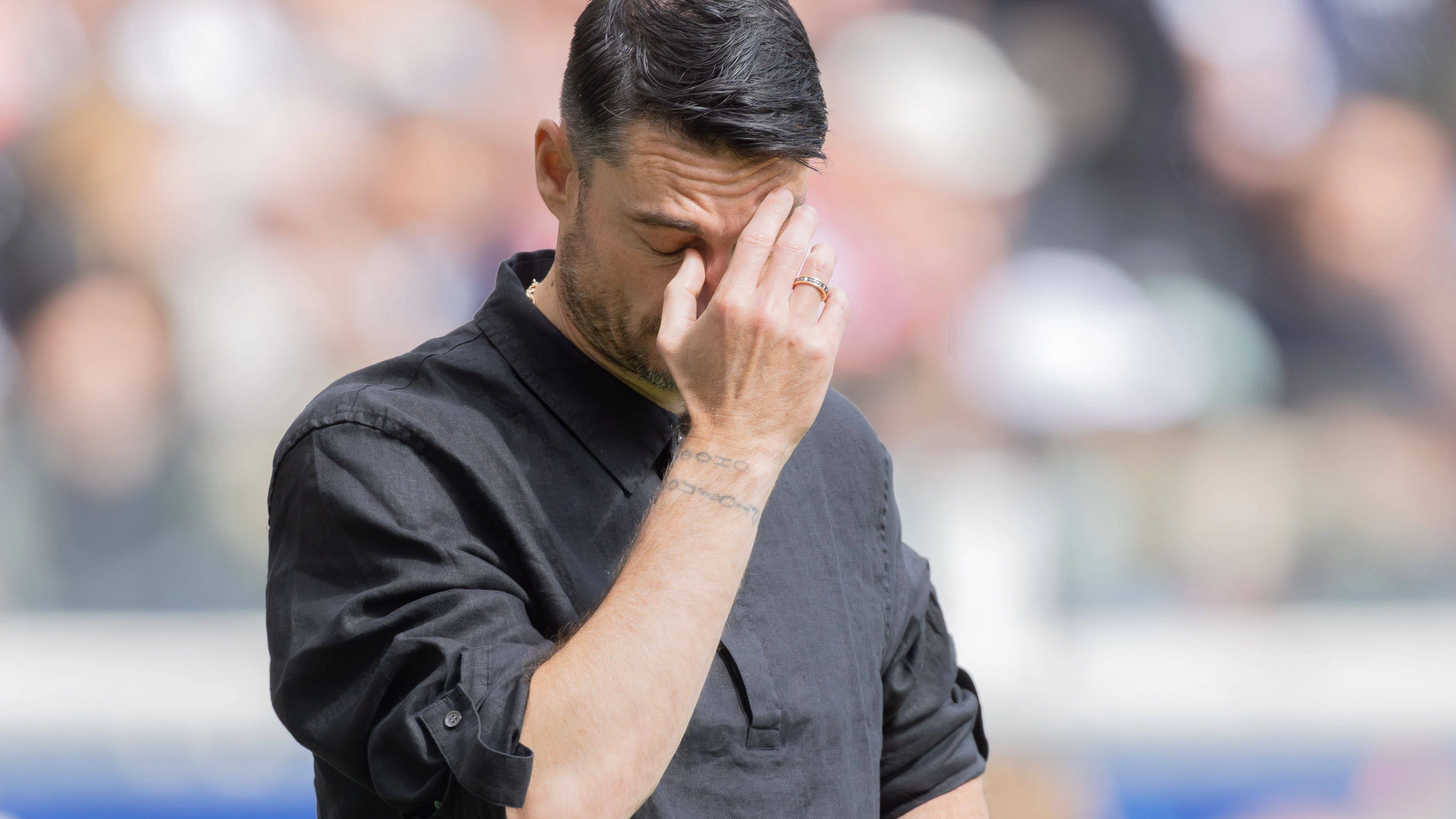 Der spanische Coach Albert Riera. 