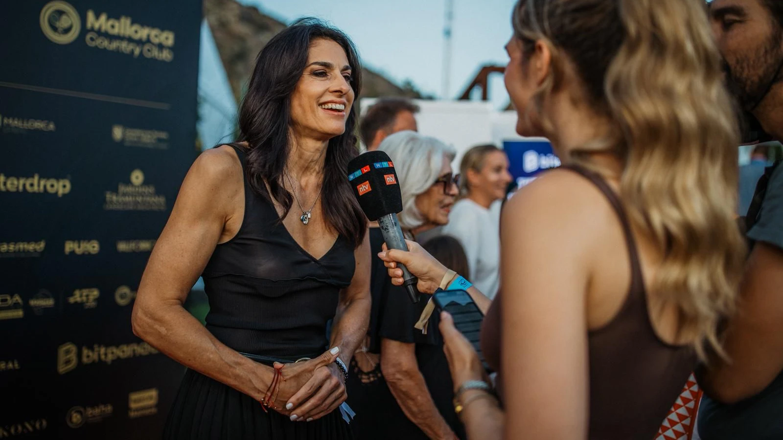 Gabriela Sabatini hat schon Respekt vor Argentiniens WM-Gegner Österreich und zeigt sich von Lilli Tagger beeindruckt. 