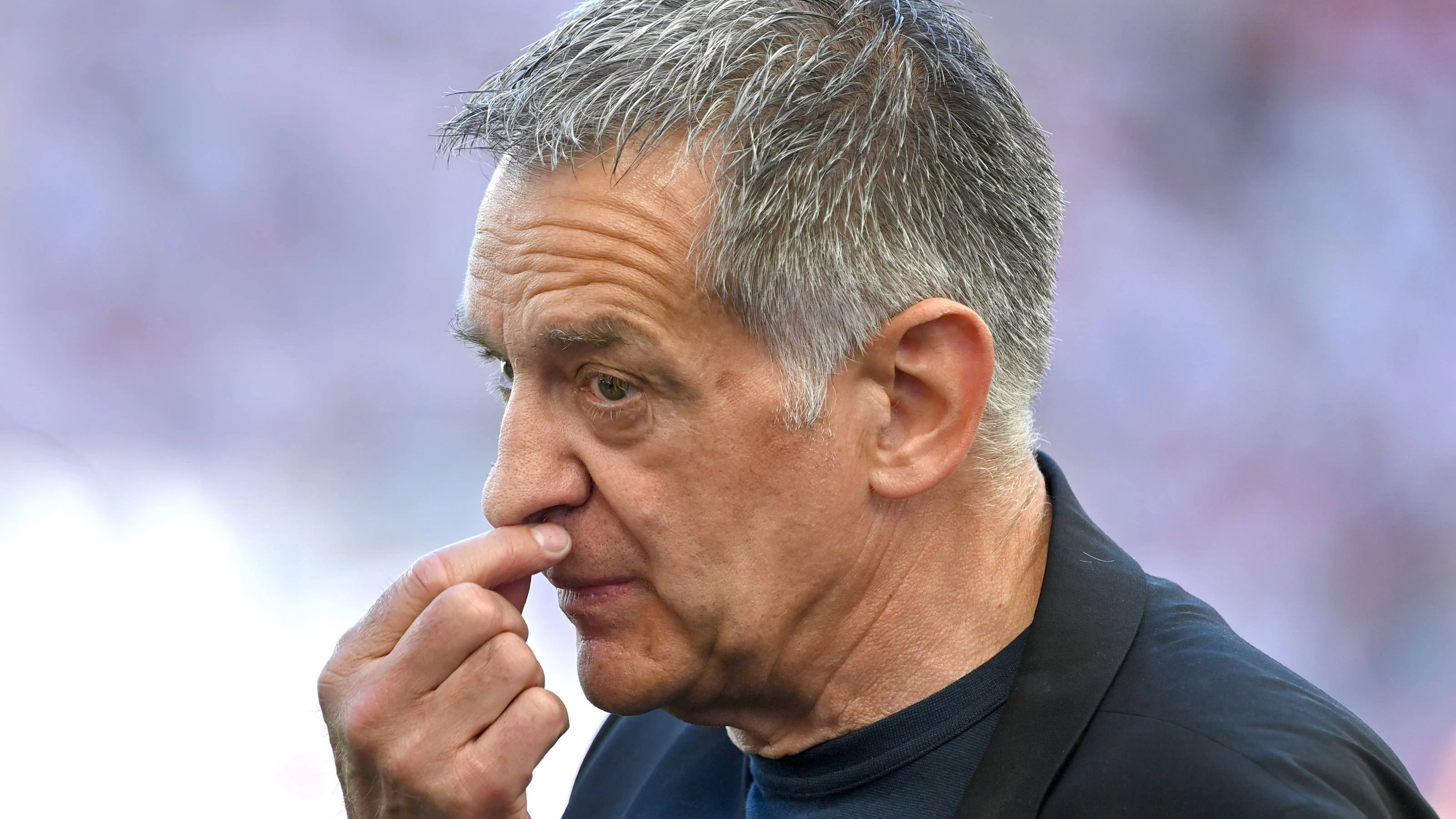 Eike Immel lebt inzwischen von wenigen hundert Euro im Monat, steht im Zentrum eines Betrugsprozesses. 