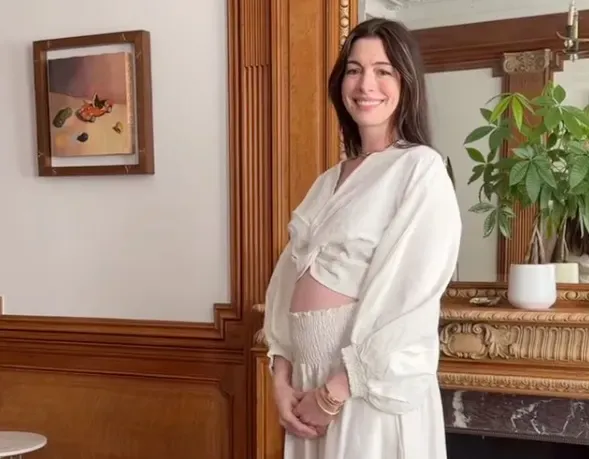 Anne Hathaway ist schwanger.