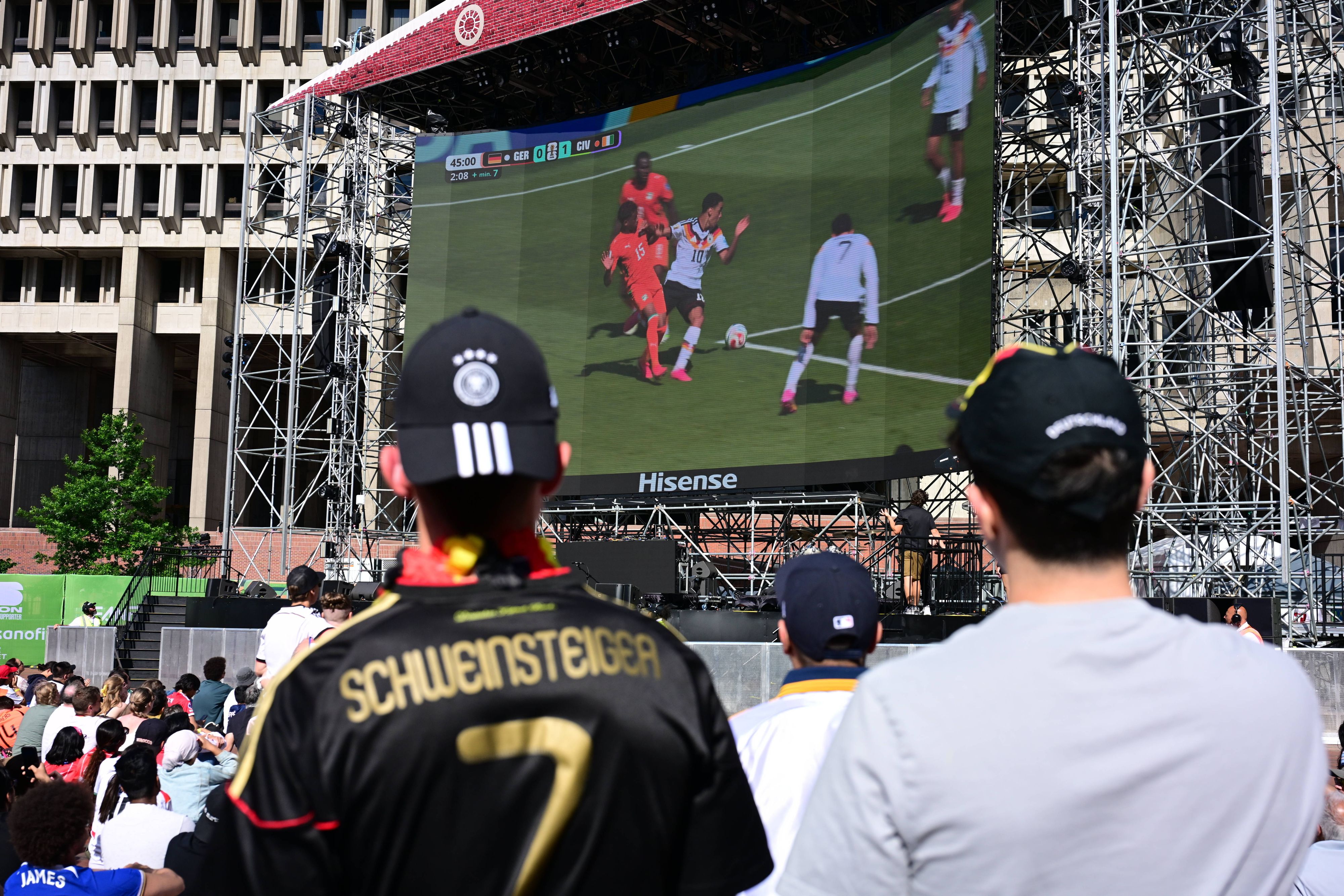 Für viele Fans ist Public Viewing ein wichtiger Bestandteil.