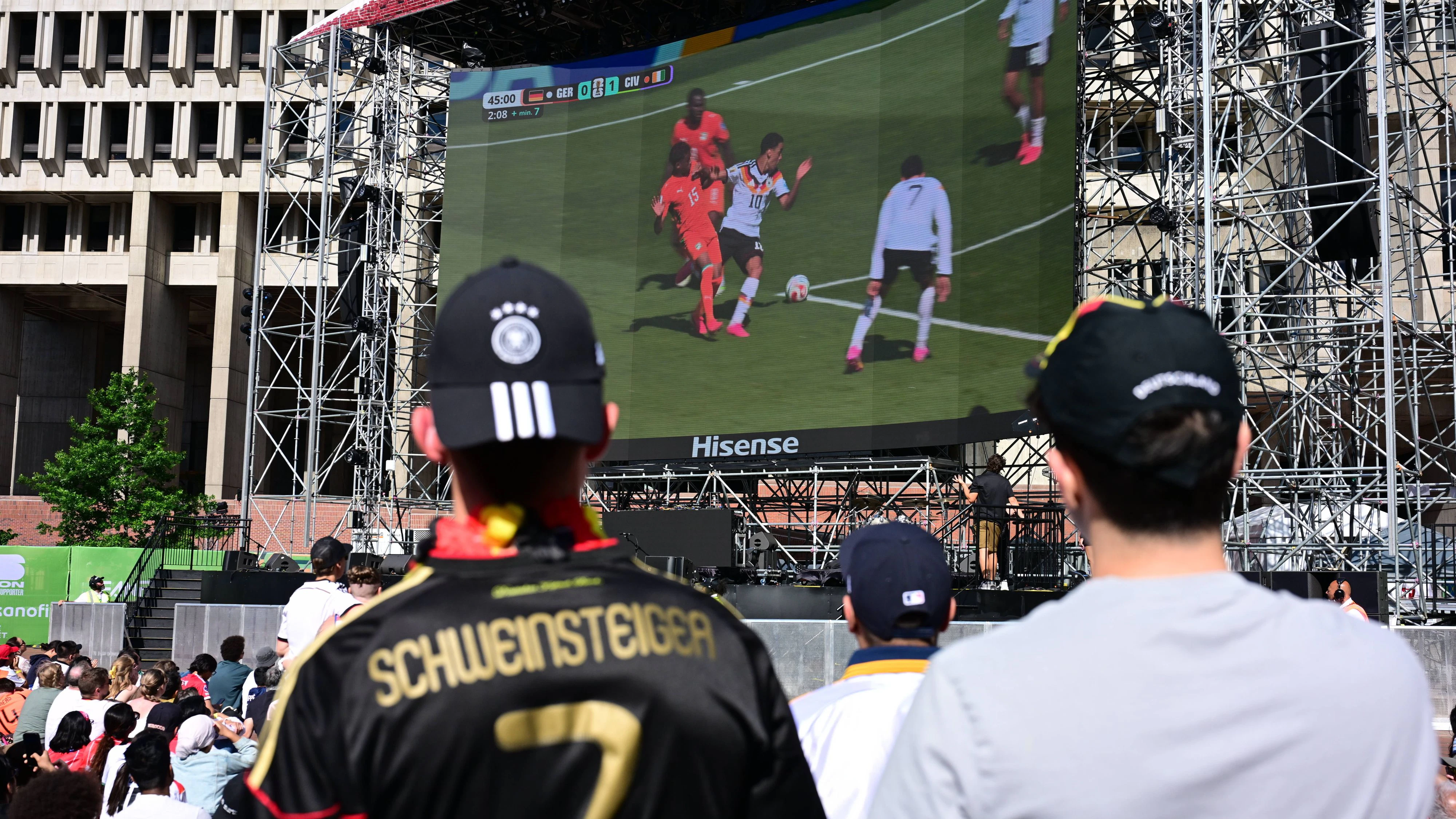Heute.at - Hitze-Schock! Stadt muss Public Viewing absagen
