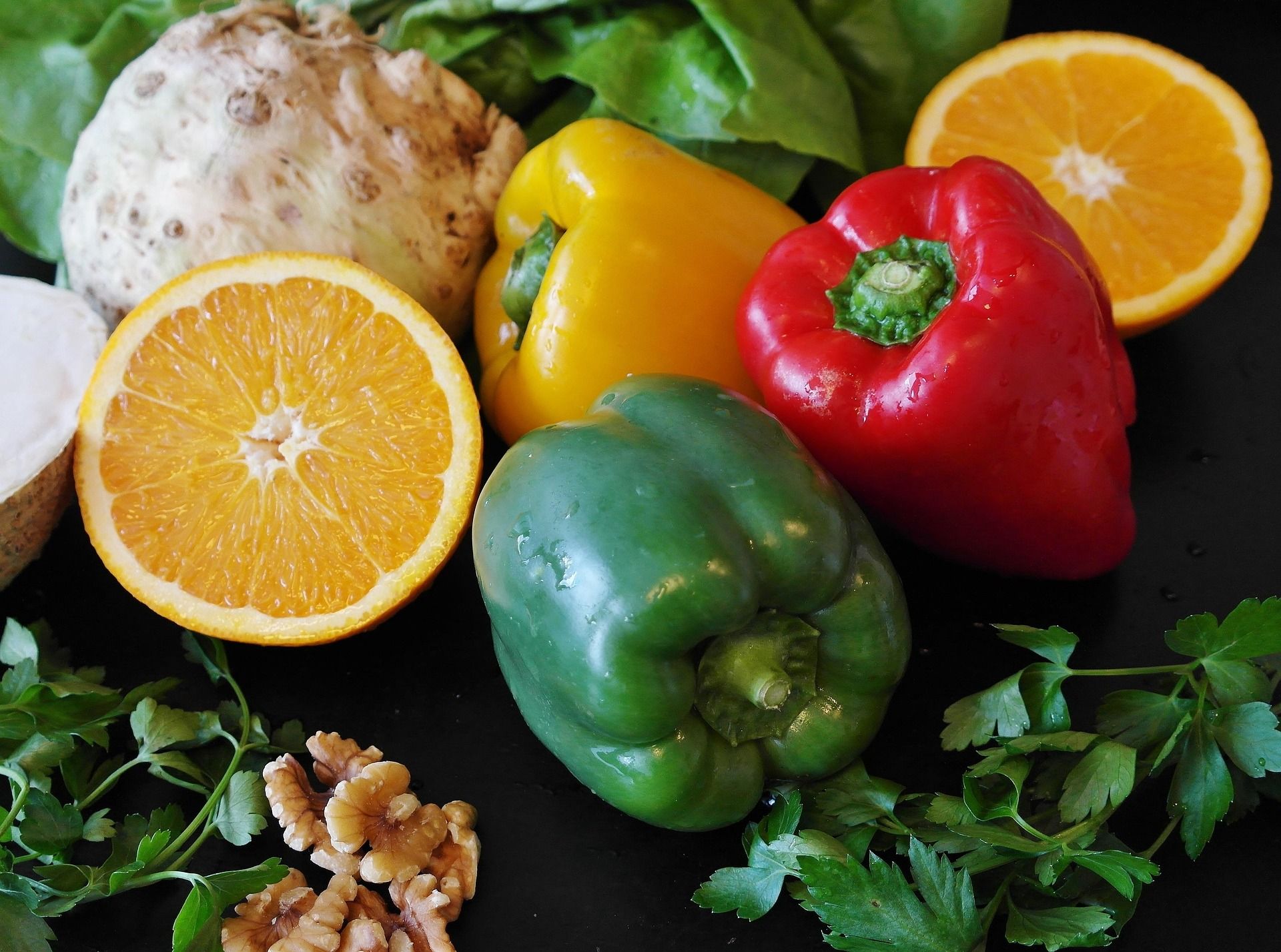 Besonders bemerkenswert ist der hohe Vitamin-C-Gehalt der Paprika.