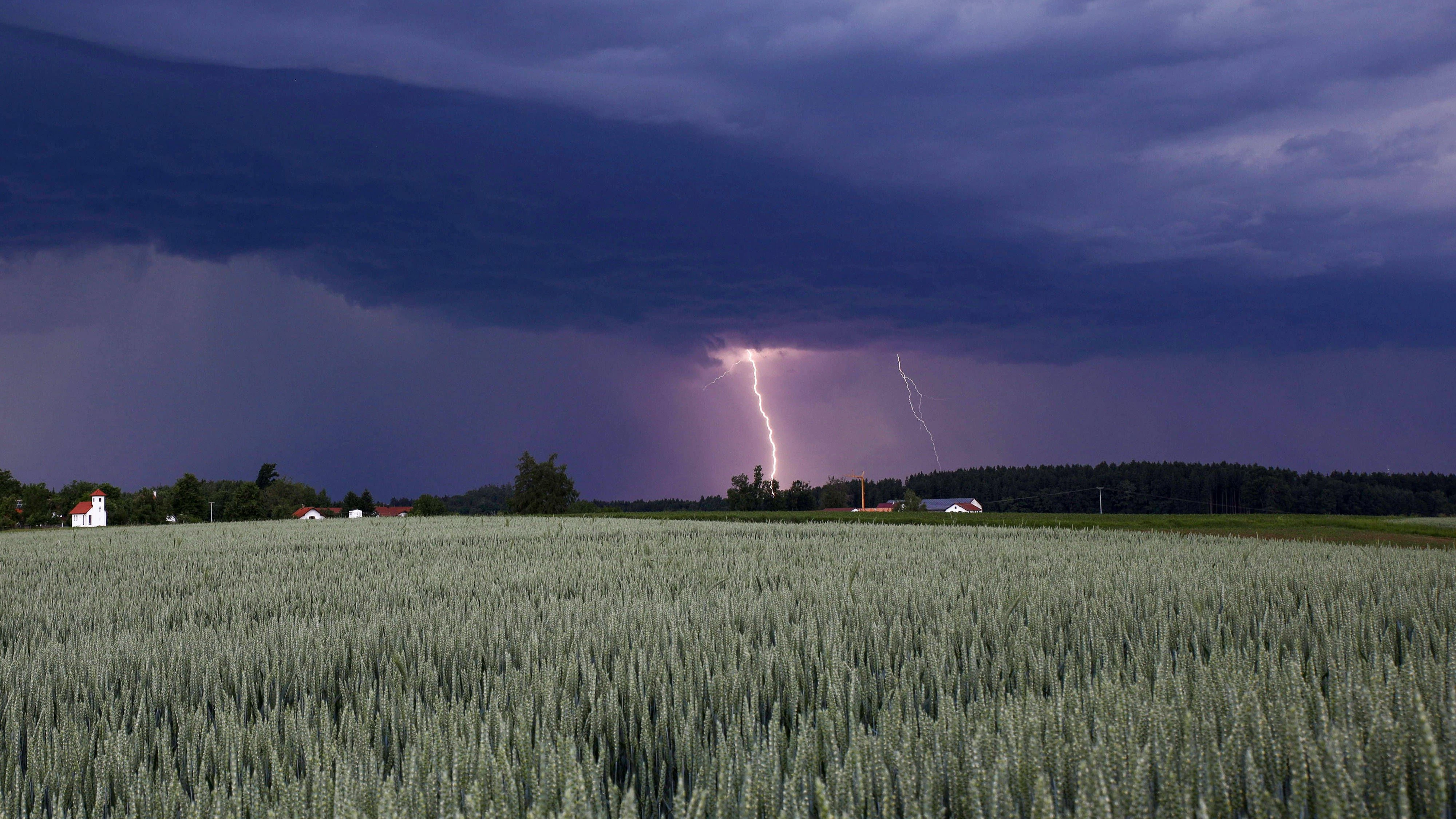 Heute.at - Warnstufe Rot! Unwetter-Walze rollt auf Österreich zu