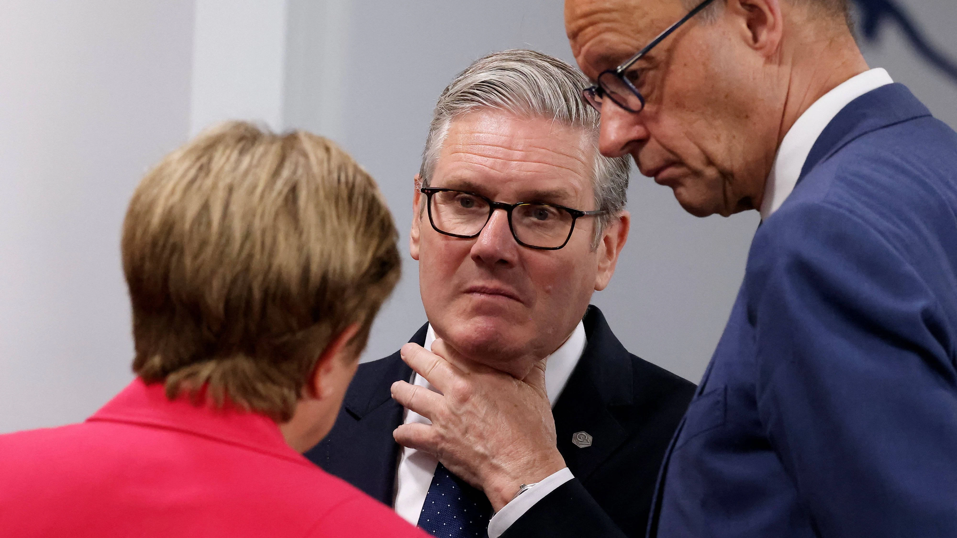 Gerade tanzter er noch beim G7-Treffen auf der Weltbühne. Schon am 22. Juni könnte der britische Premierminister Keir Starmer sein Amt aufgeben (müssen).