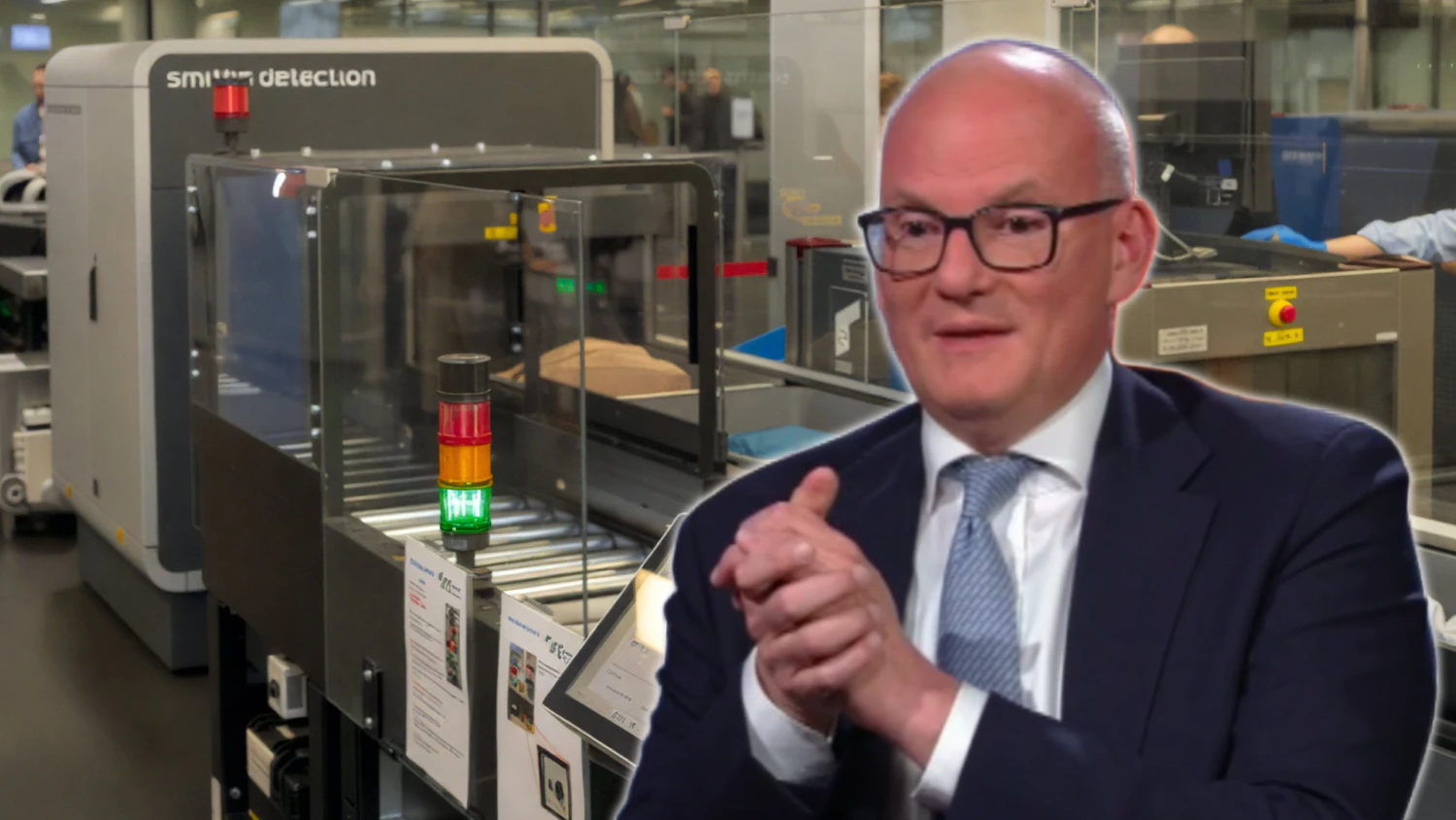 Flughafen-Vorstand Julian Jäger verkündete im ORF das genaue Datum, ab dem alle Scanner umgerüstet sind. 
