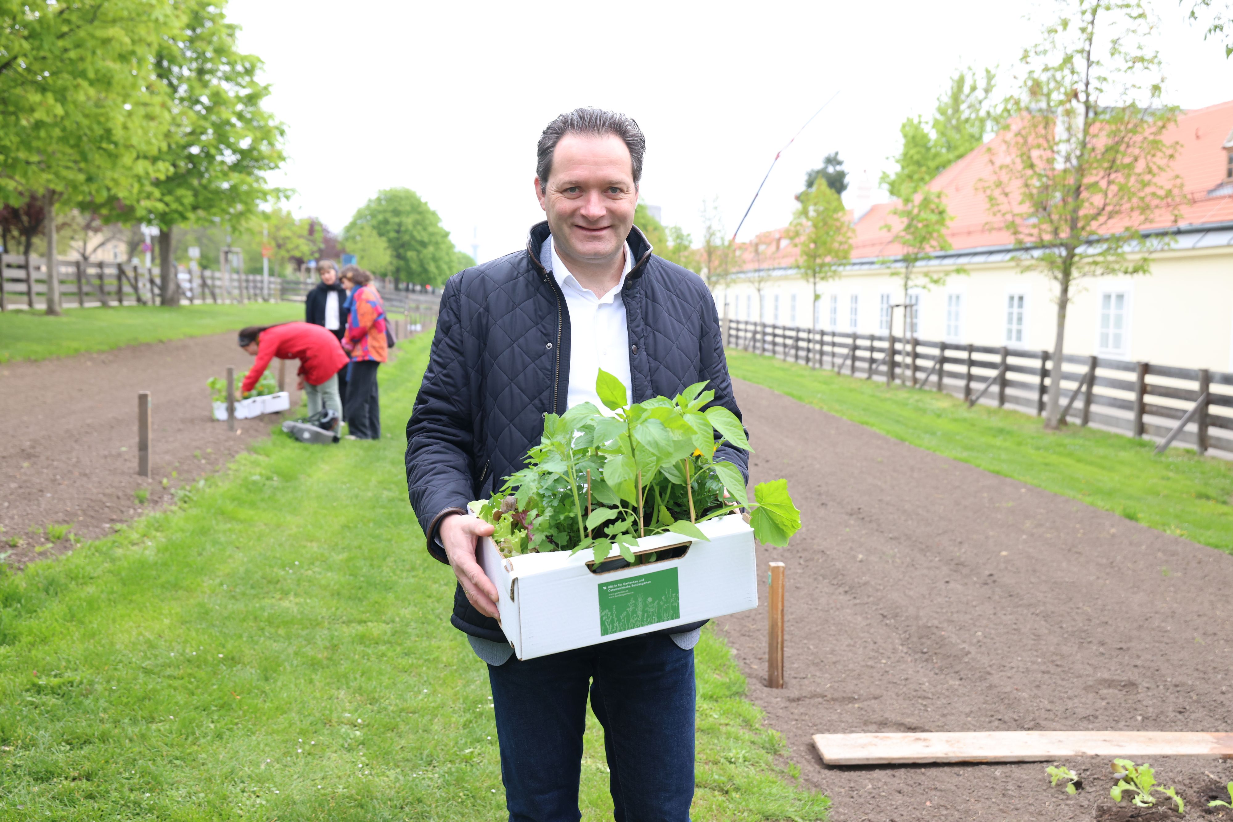 Eigene Lebensmittel anbauen – und das mitten in der Stadt! Urban Gardening mit Bundesminister Norbert Totschnig.
