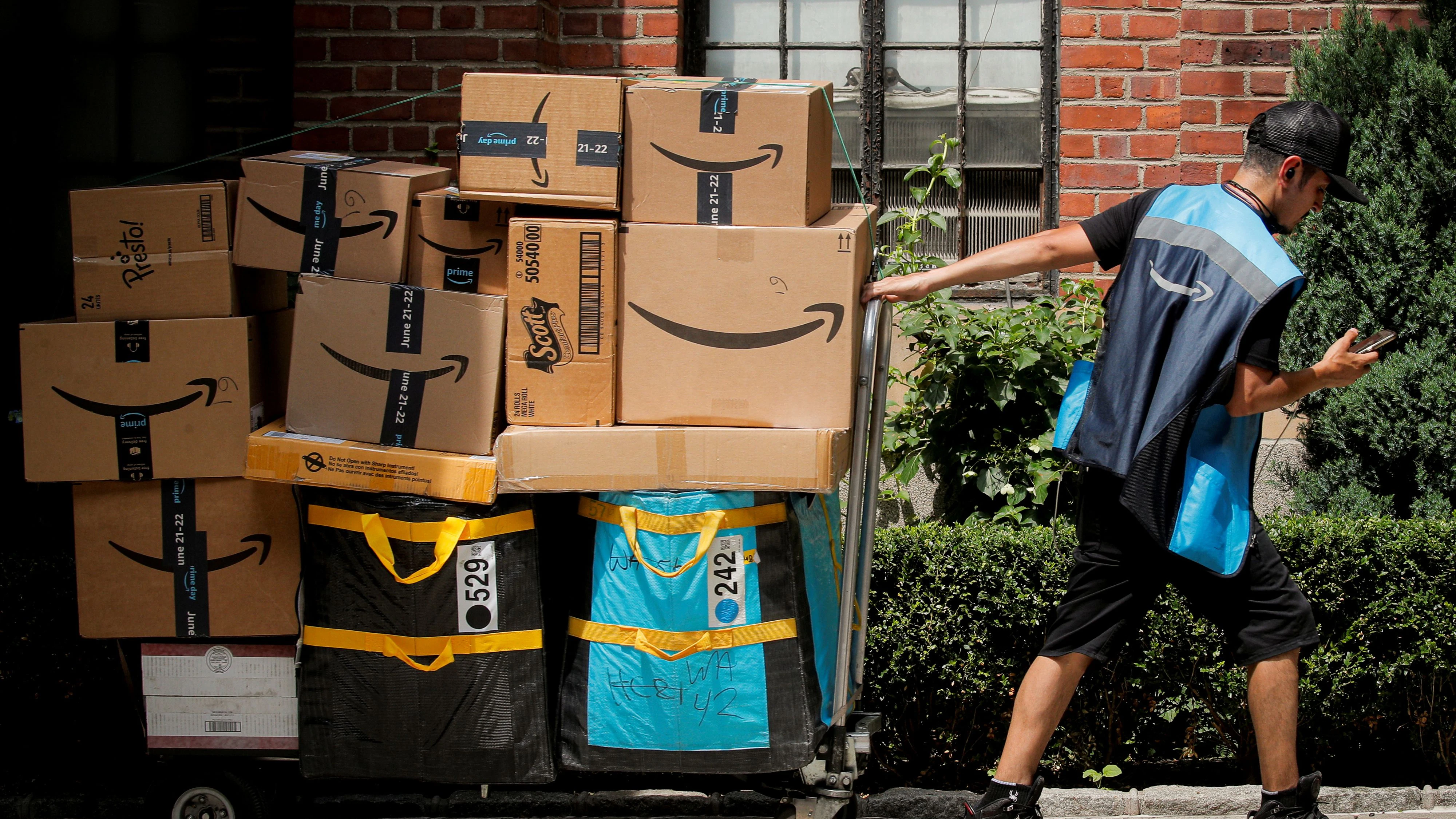 Amazon versucht auch heuer wieder, mit Preisnachlässen Kunden auf seine Plattform zu locken. 
