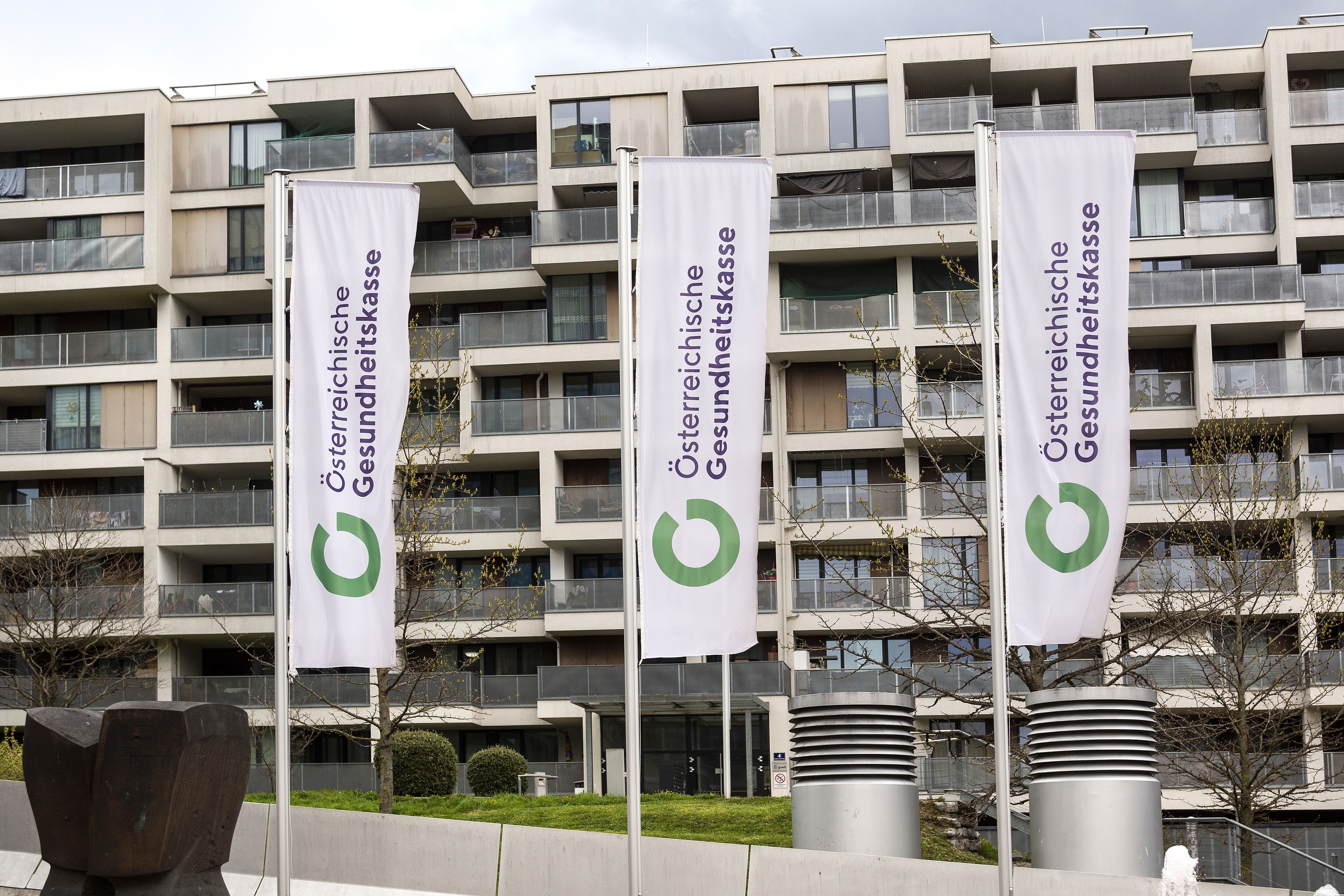 Monatlich greifen über 200.000 Versicherte aktiv auf die umfangreichen digitalen Services zurück.