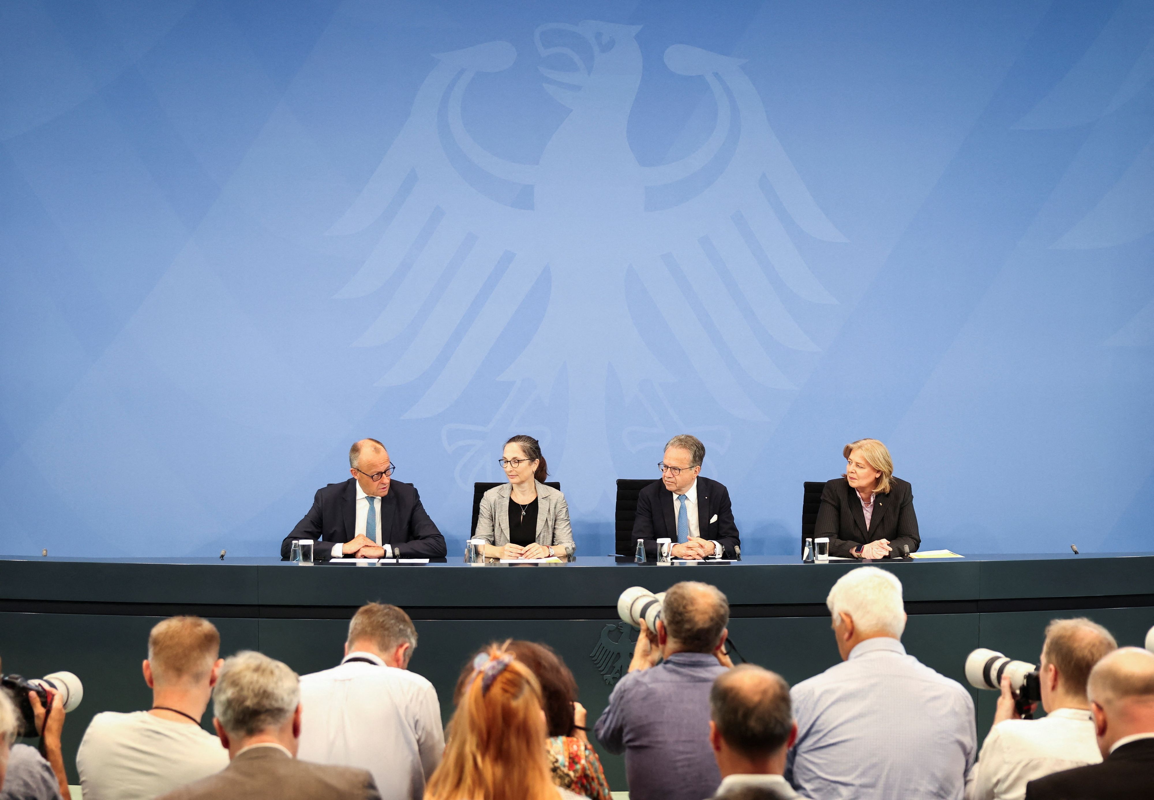 Deutscher Bundeskanzler Friedrich Merz, Baerbel Bas, Constanze Janda und Frank-Jürgen Weise