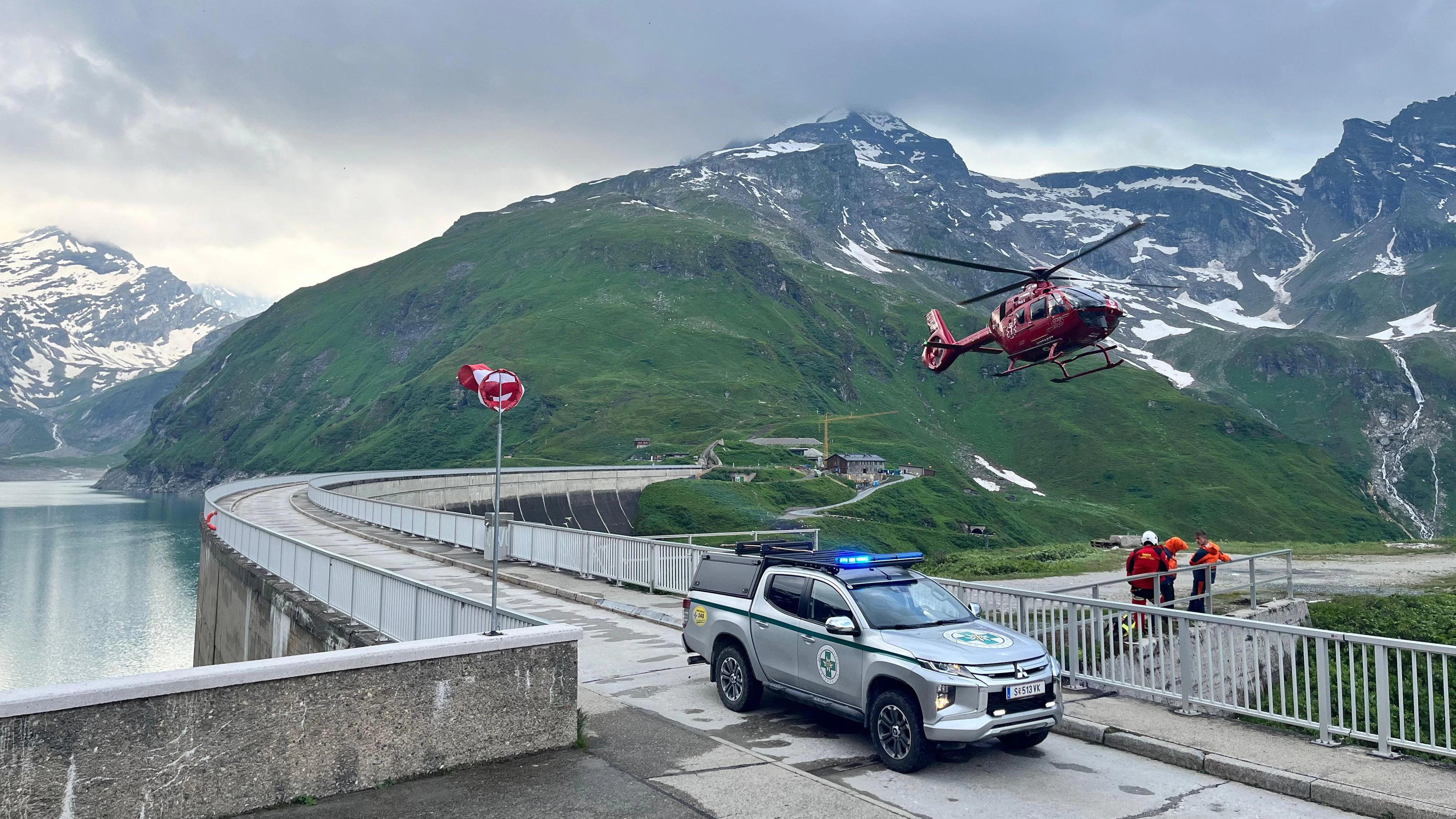 Heute.at - 21-Jähriger stürzt beim Abstieg 100 m tief in den Tod