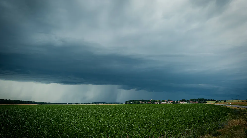 Heute.at - Starkregen und Hagel – Gewitter rollen über Österreich