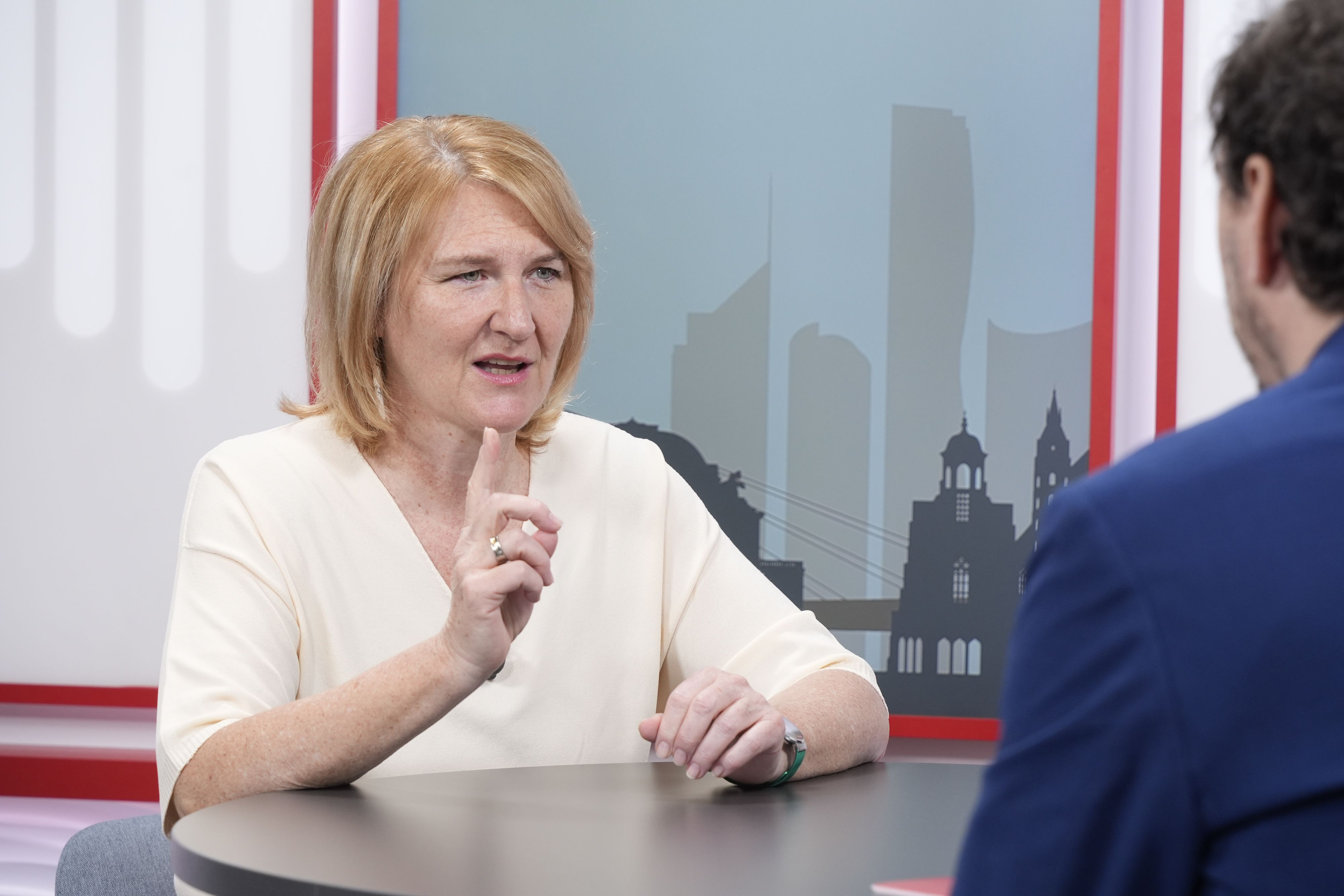Heute.at - Grünen-Chefin fordert jetzt Rücktritt von SPÖ-Chef