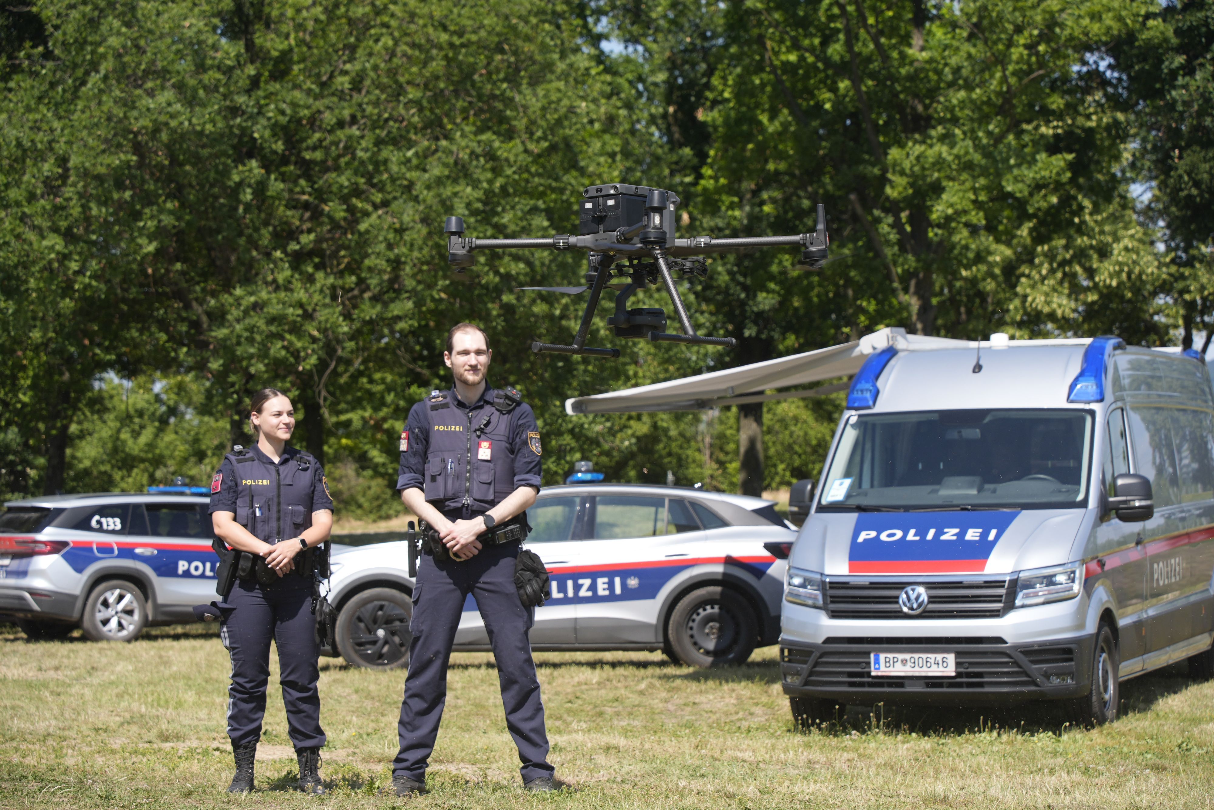 Neben Kameras, Drohen und viel Polizei kamen auch Awareness-Teams, 