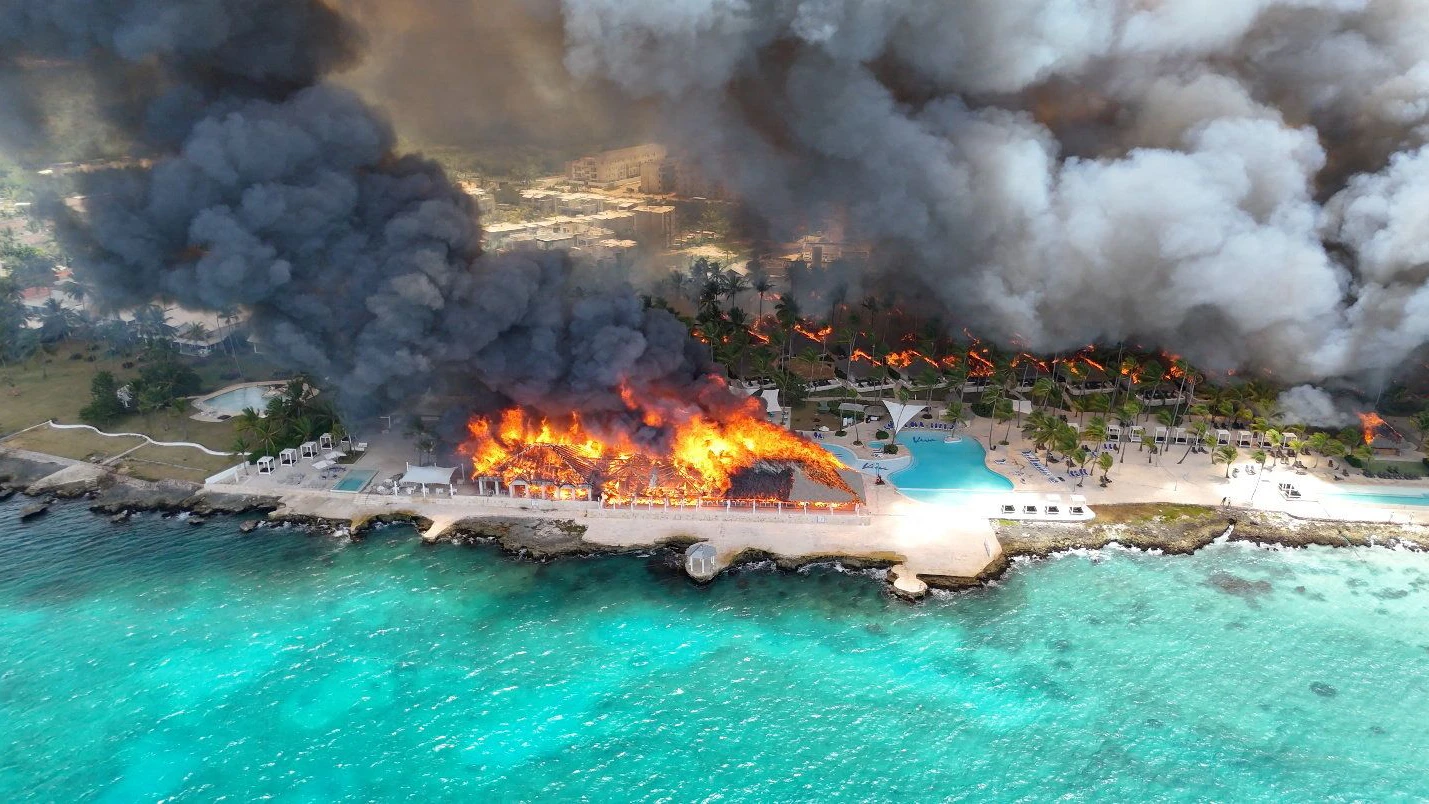 A drone view shows a fire at the Viva Wyndham Dominicus Beach Hotel in Bayahibe, La Altagracia, Dominican Republic, June 19, 2026 in this screen grab obtained from social media video. Gojko Culibrk/via REUTERS  THIS IMAGE HAS BEEN SUPPLIED BY A THIRD PARTY. MANDATORY CREDIT. NO RESALES. NO ARCHIVES.  VERIFICATION: - Beach, road layout and buildings matched file and satellite images. - Date verified by original file metadata.     TPX IMAGES OF THE DAY     